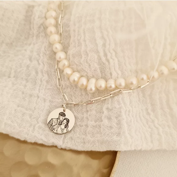 Lantisor cu Perle - Puritate capturata - Model 2 straturi cu sirag perle si lant cu pandantiv fotogravura - Argint 925