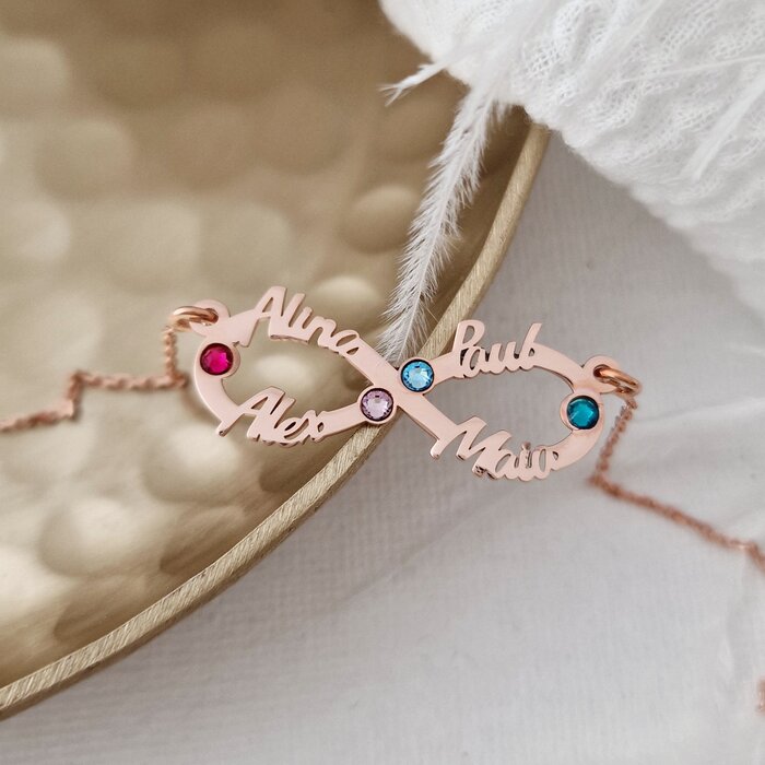Lantisor etern - infint cu 4 nume decupate si cristale swarovski - argint 925 placat cu aur roz 18k