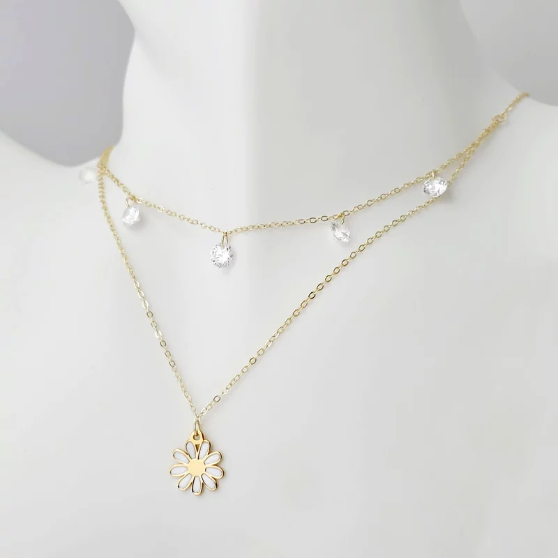 Lantisor Narcisa - Zirconii Albe & Pandantiv Floare cu Email Alb - Argint placat cu Aur Galben 18K picture - 2