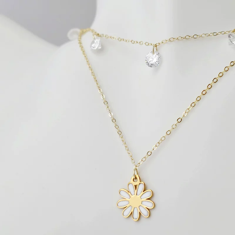 Lantisor Narcisa - Zirconii Albe & Pandantiv Floare cu Email Alb - Argint placat cu Aur Galben 18K picture - 3