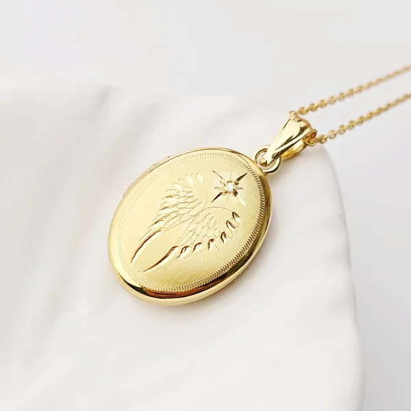 Medalion oval cu poze in interior - Angel Wings Diamond - Argint 925 placat cu Aur Galben 18K