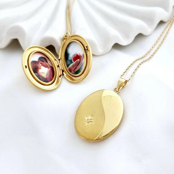 Medalion oval cu poze in interior - Yin&Yang - Argint 925 placat cu Aur Galben 18K - Cristal White Zirconia