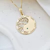 Lantisor cu Pandantiv Rotund Copacul Vietii Yin & Yang din Argint 925 Placat cu Aur de 18K - Decorat cu Smarald si Personalizabil cu 8 Nume