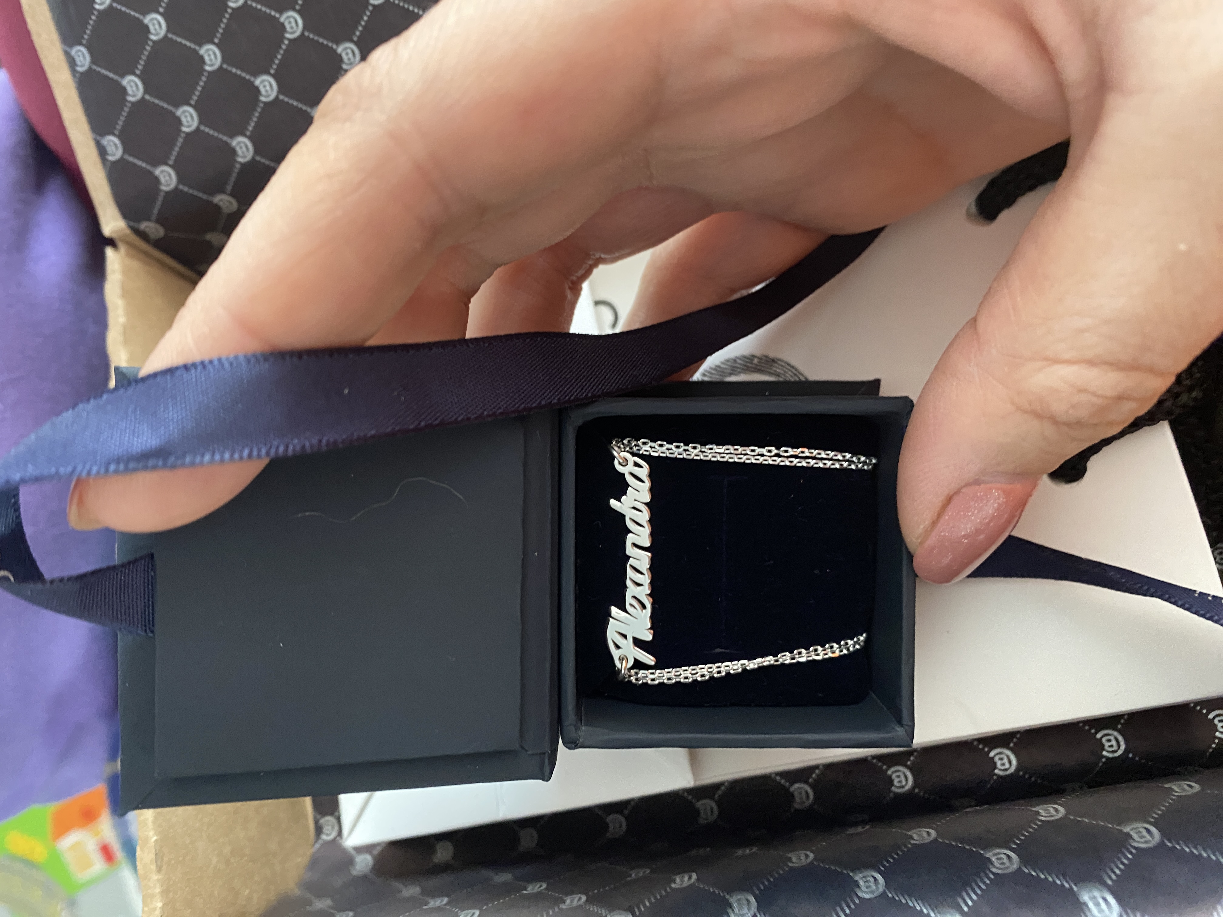 Recenzie Lantisor personalizat cu nume - Font elegant - Argint 925 - Livia C.