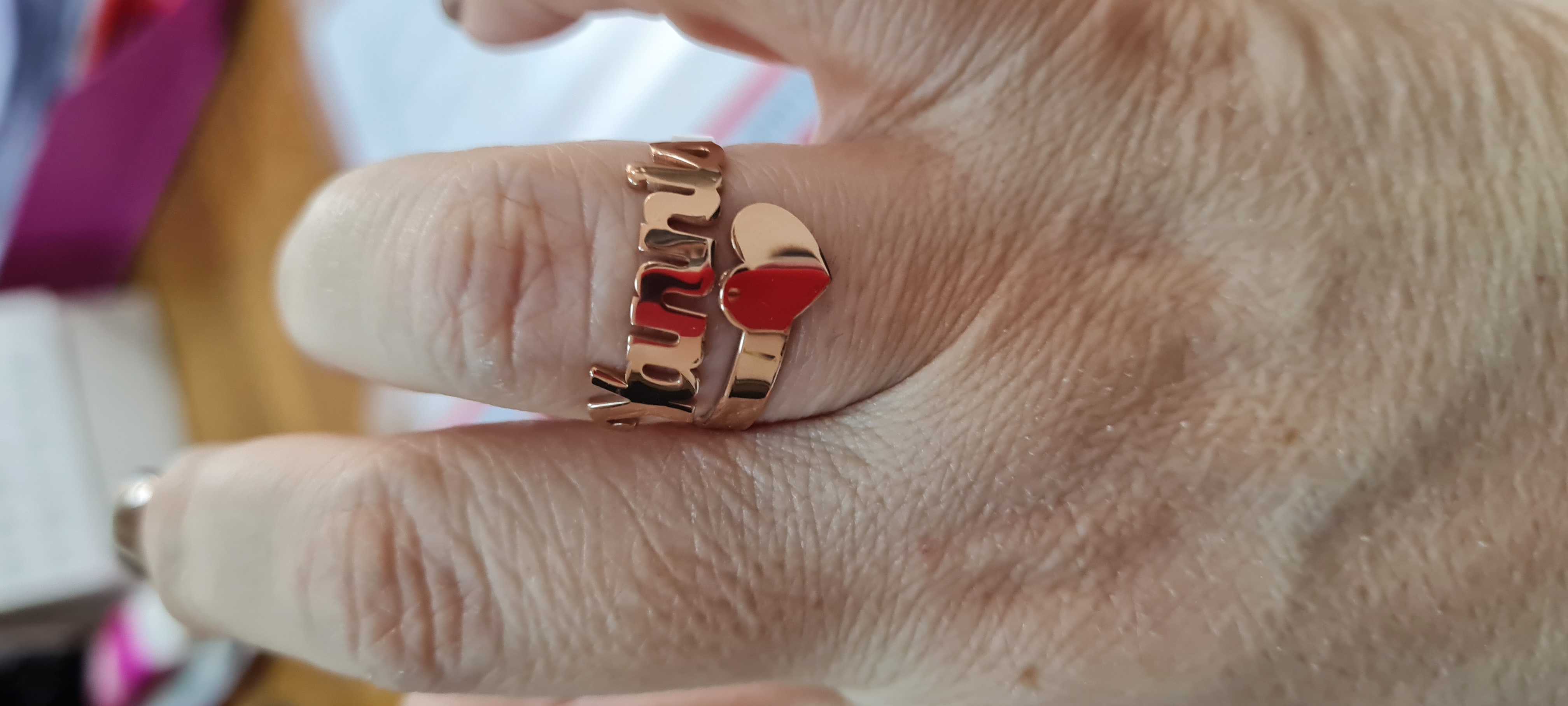 Recenzie Inel personalizat cu nume decupat si simbol inima - Argint 925 placat cu Aur Roz 18K - Andreia Z.