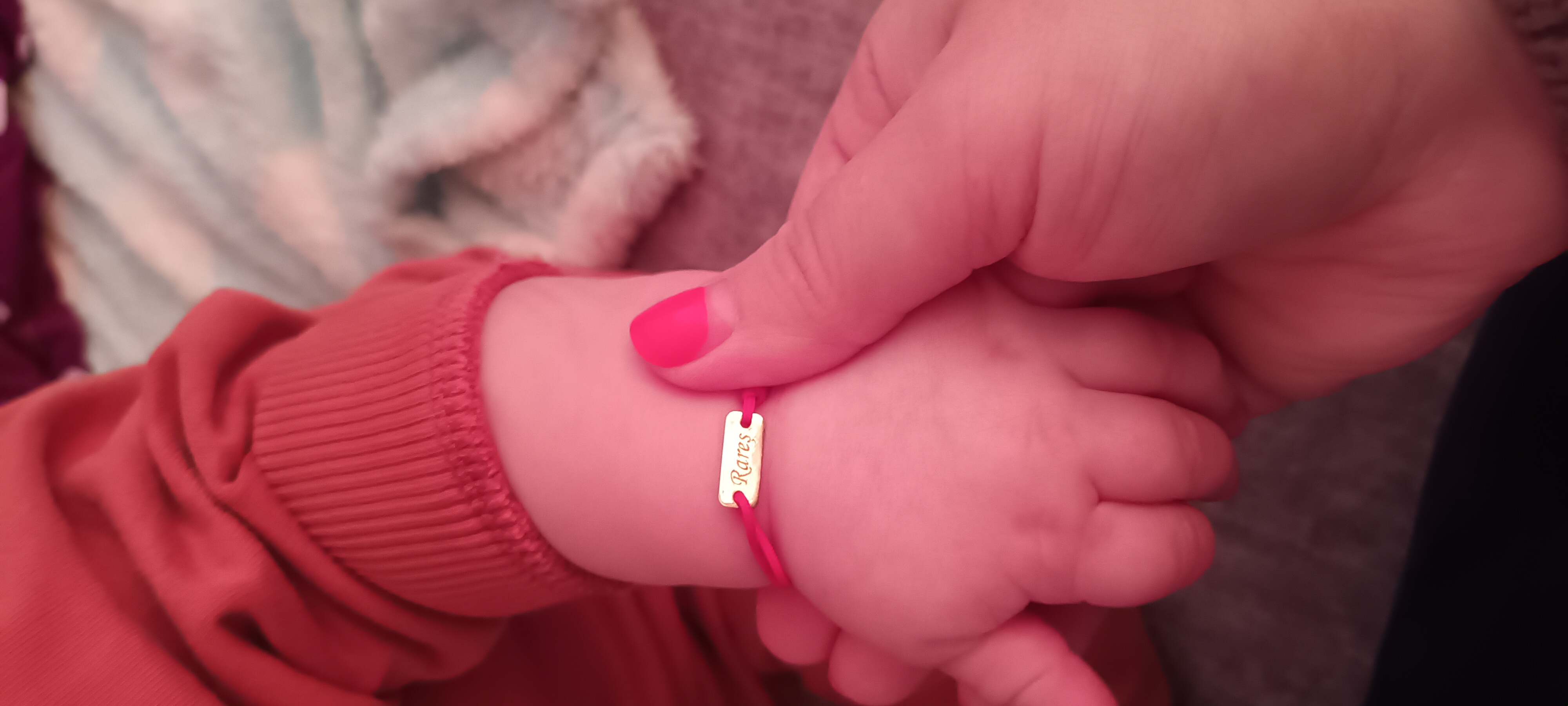 Recenzie Bratara Placuta cu nume - Aur Galben 9K - snur rosu reglabil bebe - Amalia T.