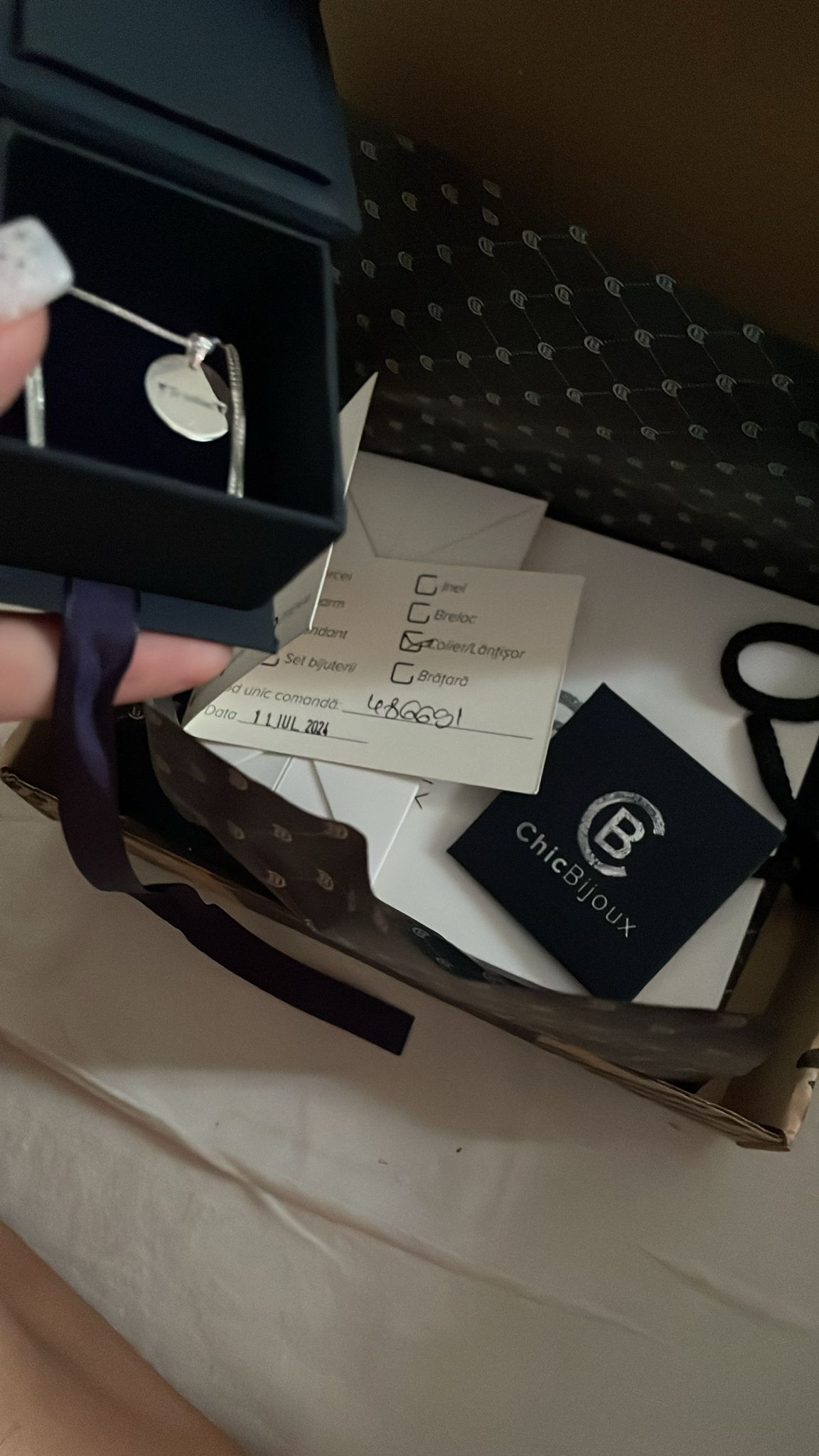 Recenzie Lantisor personalizat cu poza - Mic memento - Pandant 13 mm - Argint 925 - Roxana I.