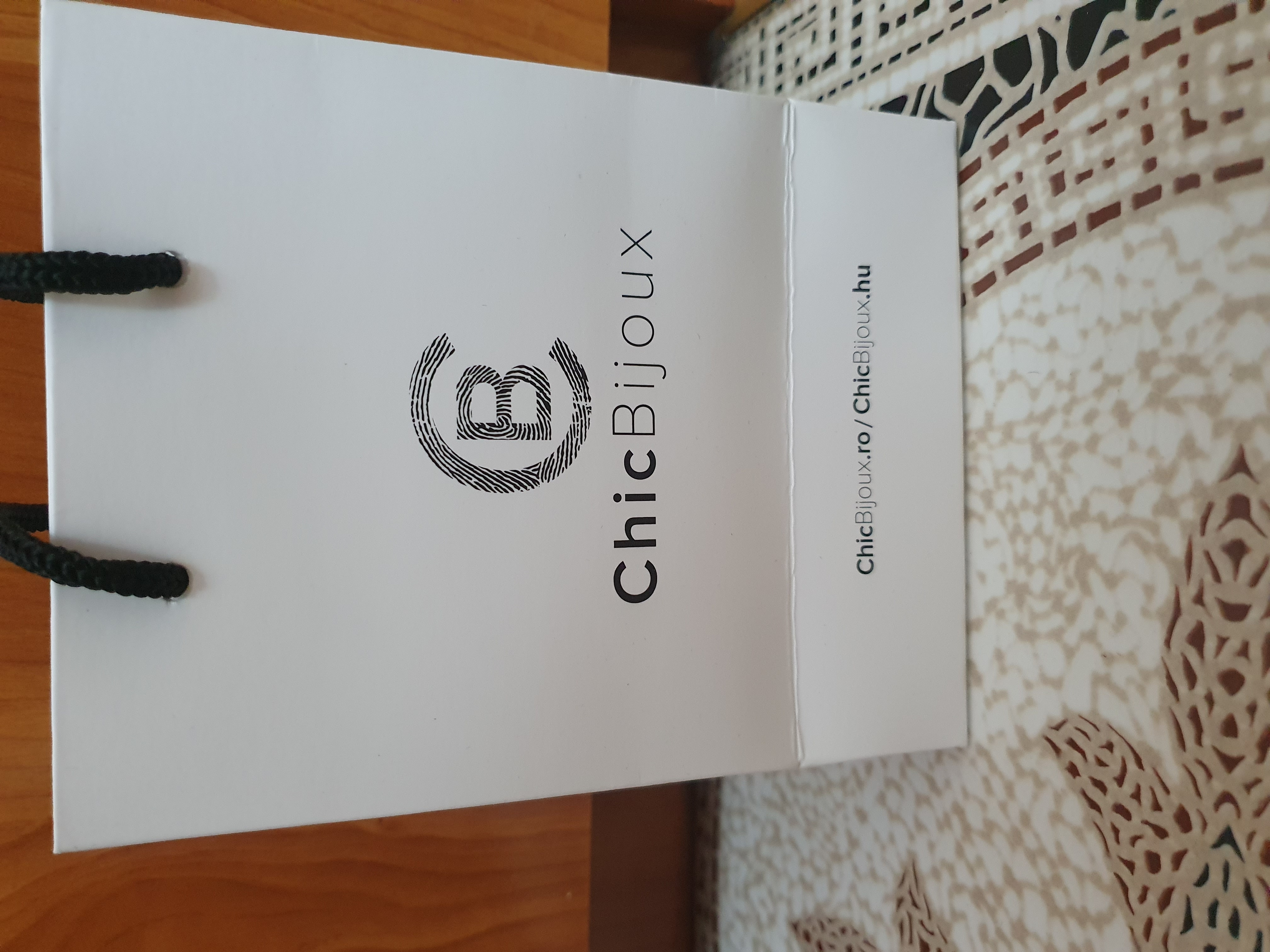 Recenzie Plasuta de cadou Chic Bijoux -  T. A.
