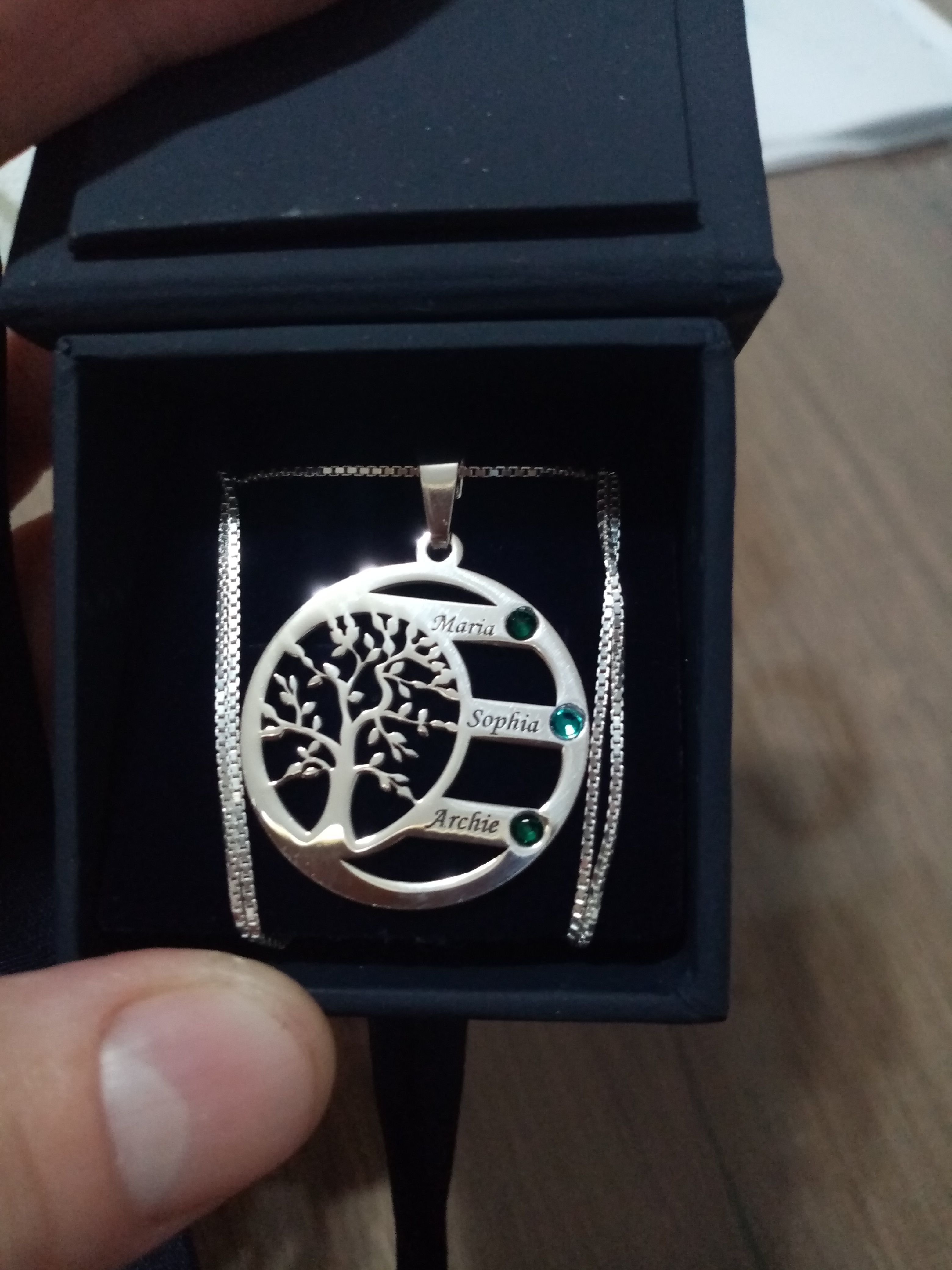 Recenzie Lantisor Copacul Vietii ARMONIE - Personalizat cu 3 Nume si Cristale Swarovski - Argint 925 - Daniela B.