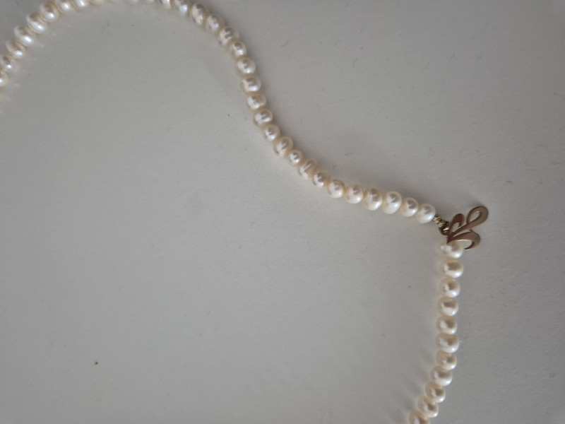 Recenzie Lantisor cu Perle - Initiala eleganta - Model sirag de perle si 4 bilute - Aur Galben 14K - Ionut Florian Dragoi