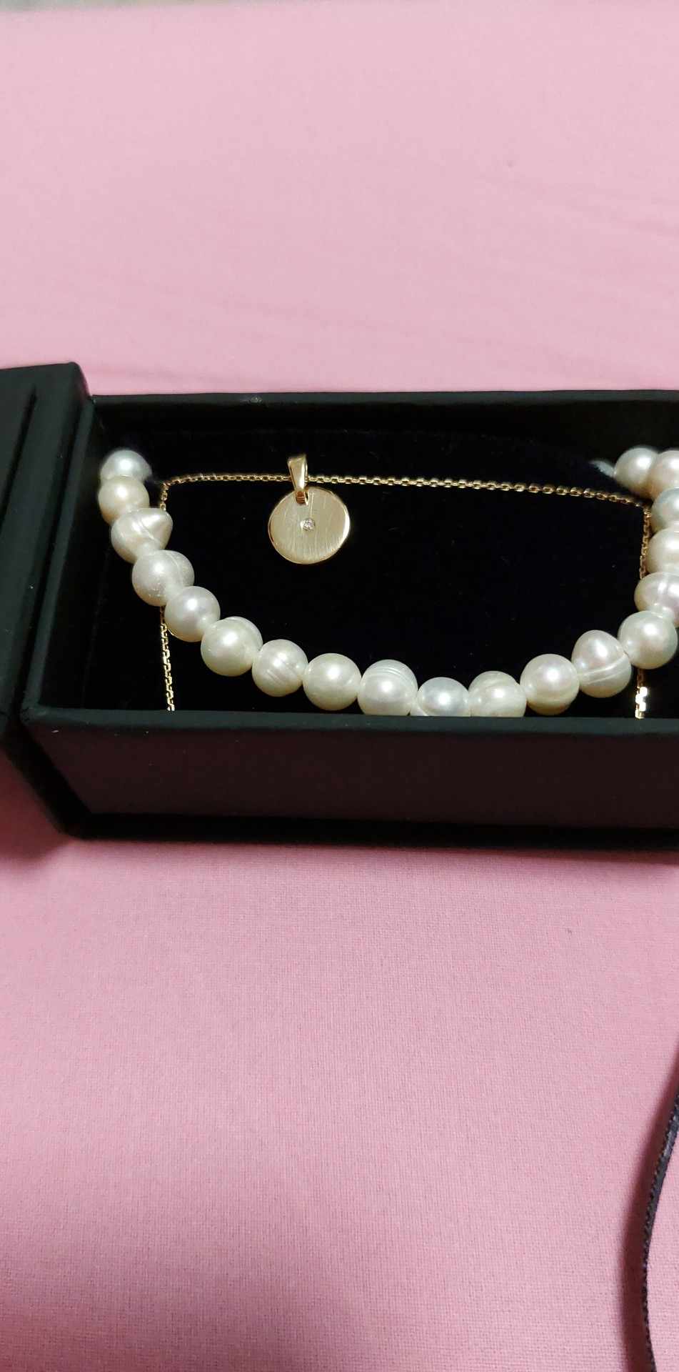 Recenzie Lantisor cu Perle - Echilibru rafinat - Model 2 straturi cu sirag perle si lantisor cu pandantiv banut - Diamant natural - Aur Galben 14K - Constanta S.