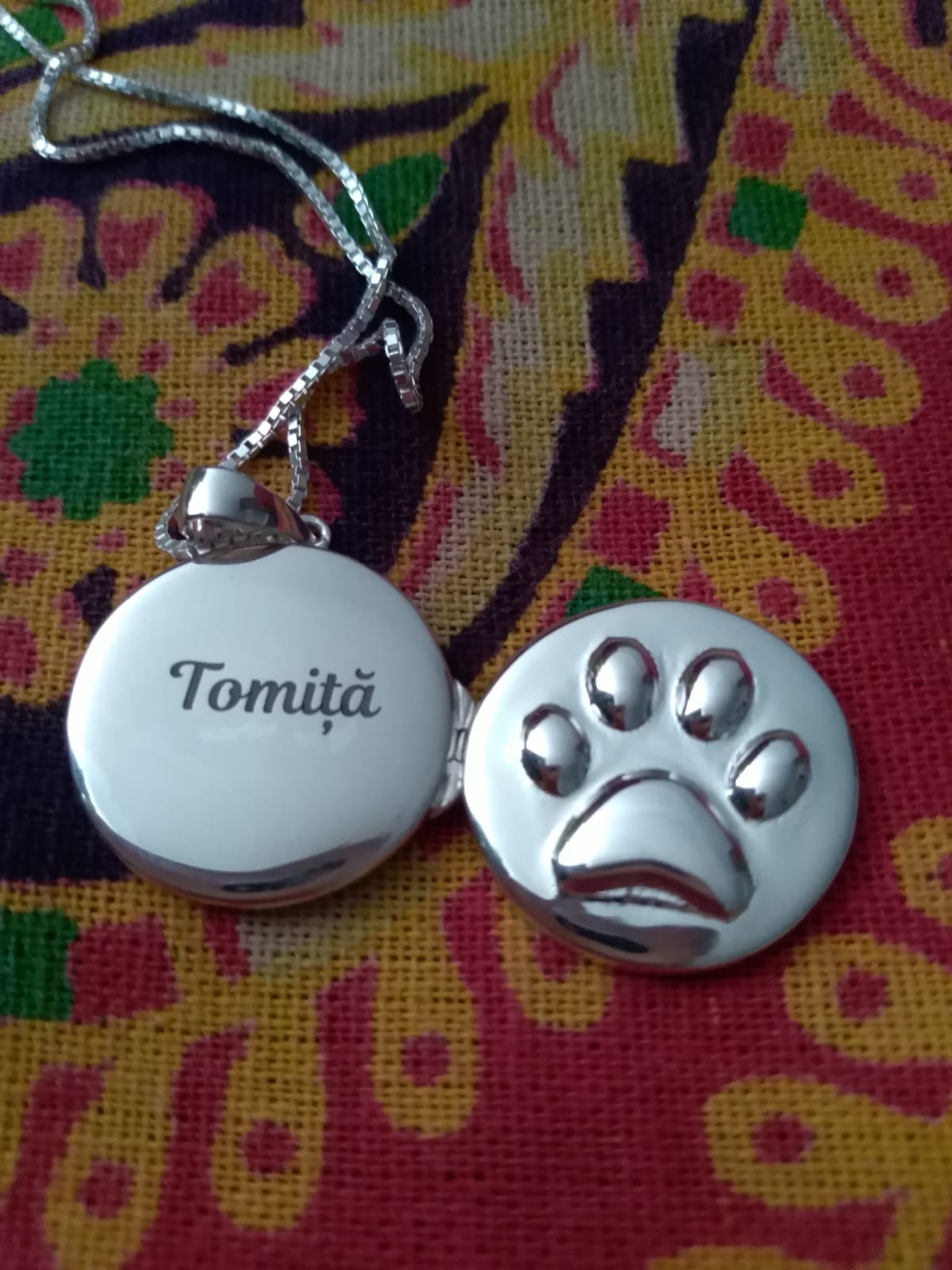 Recenzie Medalion Labuta iubita - Locket cu poze in interior - Argint 925 - Lenke B.