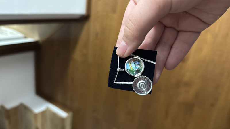 Recenzie Medalion Eterna stea - Locket cu poze in interior - Argint 925 si cristal Zirconia - Teodora Gîciu