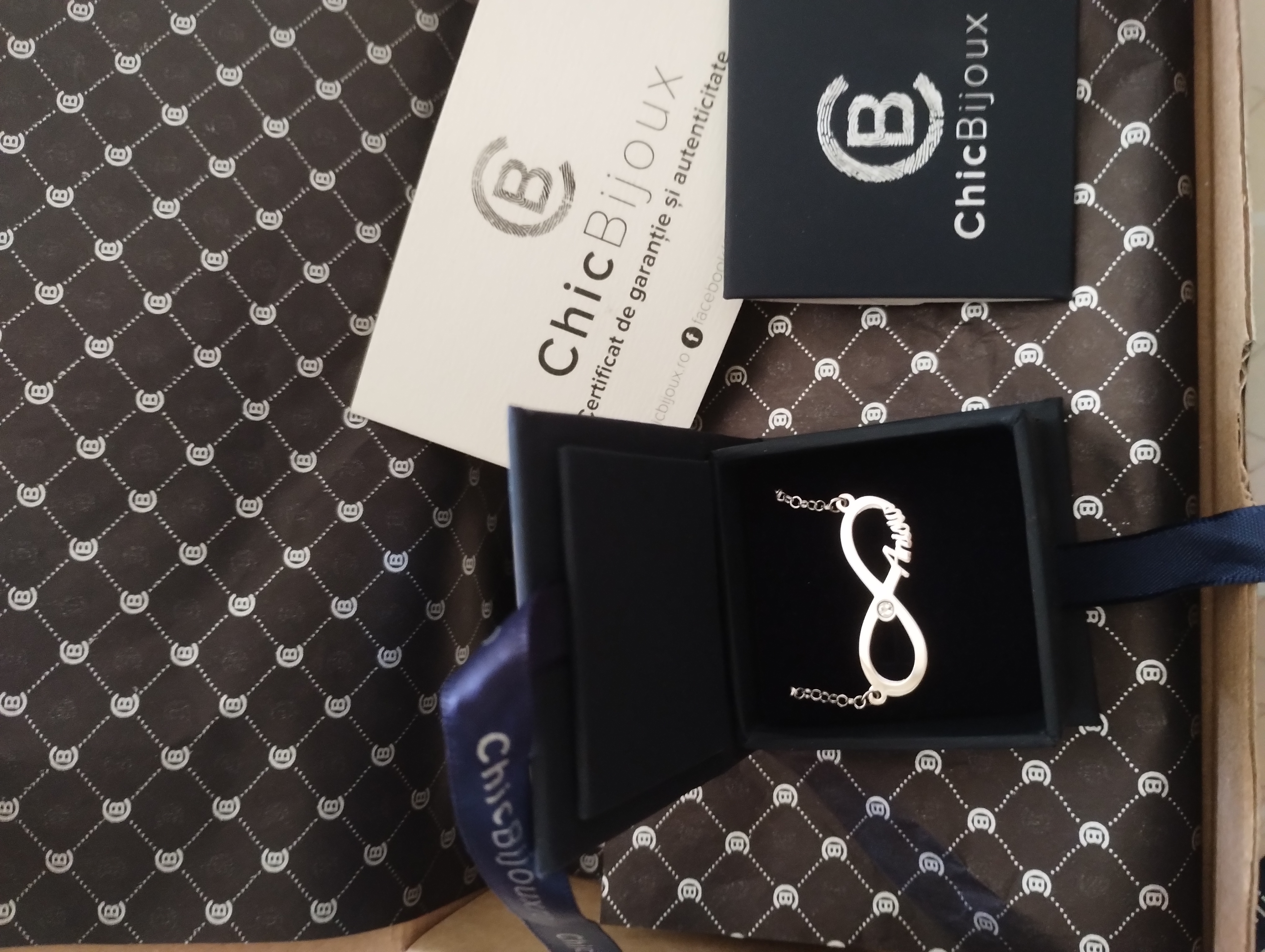 Recenzie Lantisor Etern - Infint cu 1 nume decupate si cristale Swarovski - Argint 925 - Alexandra  D.