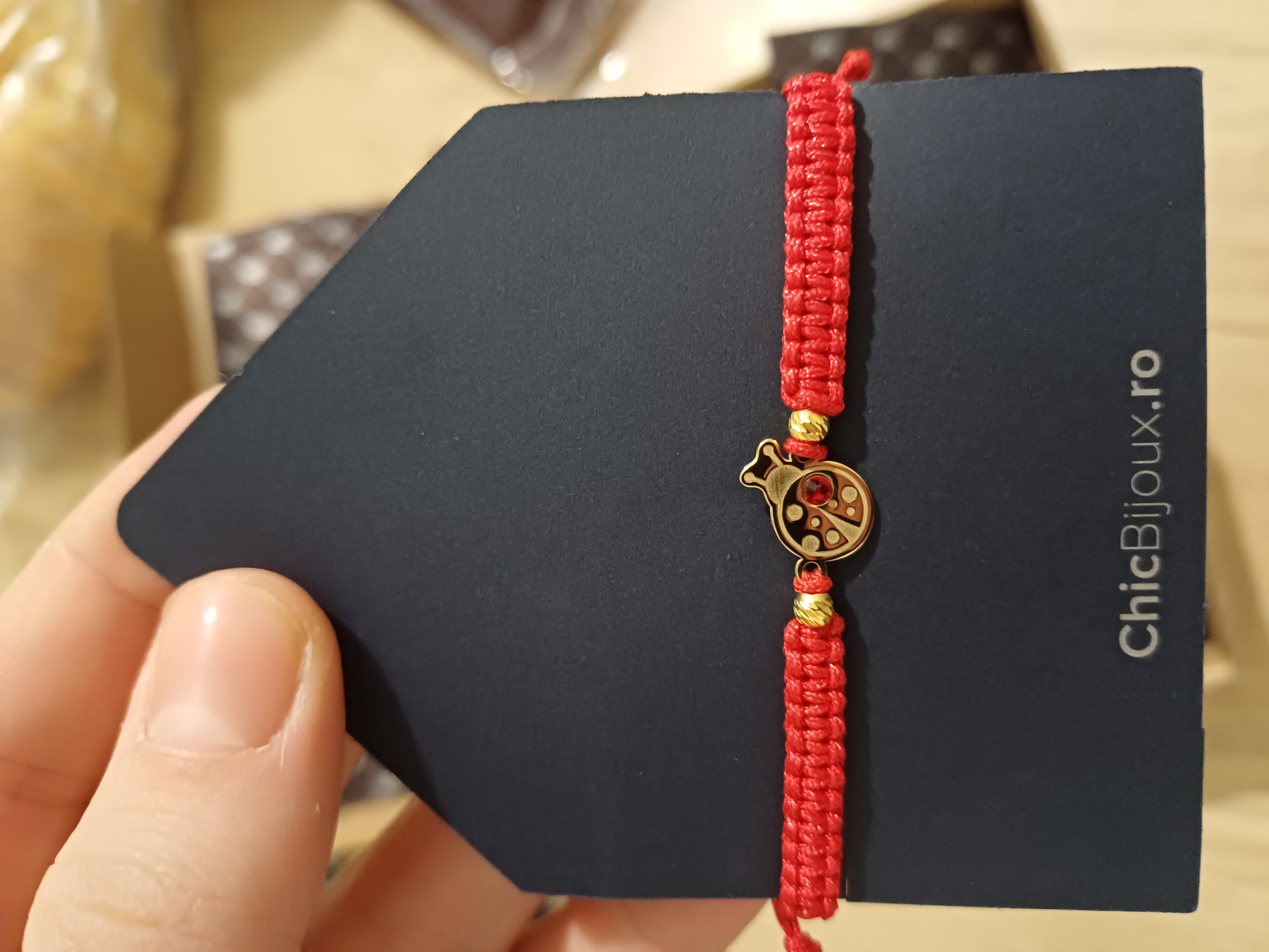 Recenzie Bratara Buburuza - Argint 925 placat cu Aur Galben 18K - cristal Swarovski - snur reglabil - Adriana M.