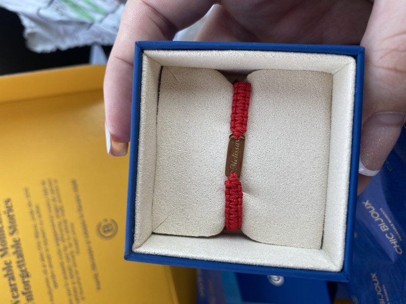 Recenzie Bratara Placuta cu nume - Bebe - Argint 925 placat cu Aur Galben 18K, snur rosu impletit - Timea Sava