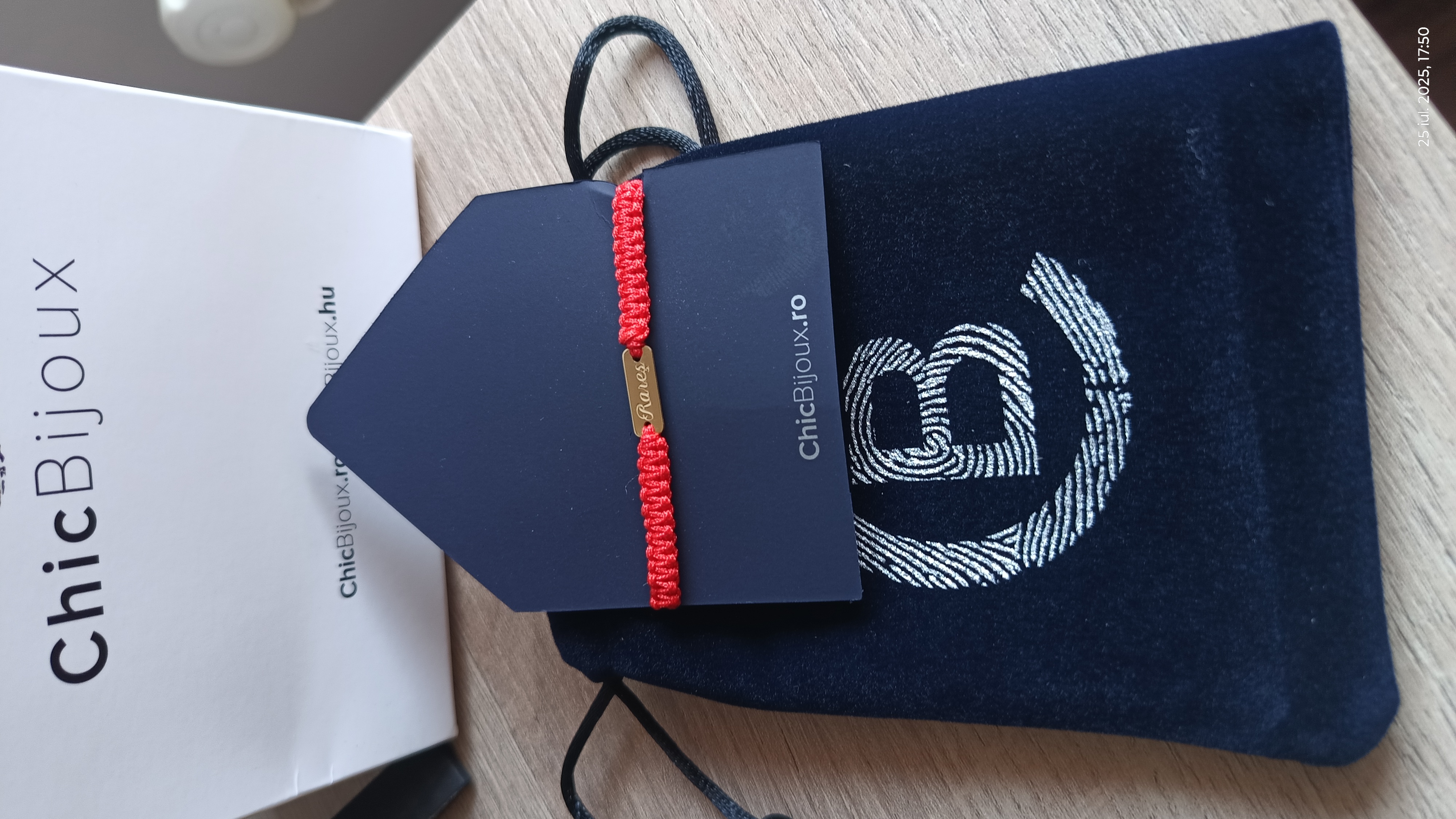 Recenzie Bratara Placuta cu nume - Bebe - Argint 925 placat cu Aur Galben 18K, snur rosu impletit -  P. B.