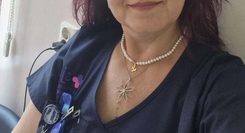 Recenzie Lantisor cu Perle - Initiala eleganta - Model sirag de perle si si 4 bilute - Argint placat cu Aur Galben 18K - Hodor Lăcrămioara -
