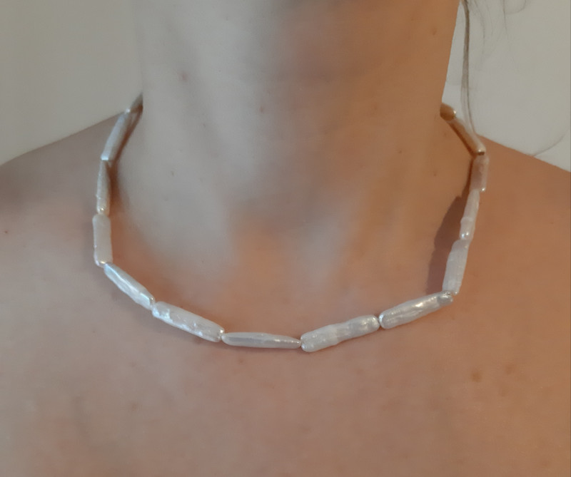 Recenzie Lantisor cu Perle - Simplitate catifelata - Model sirag de perle stick silver si bilute din Argint 925 placat cu Aur Galben 18K - Silvia Ionescu