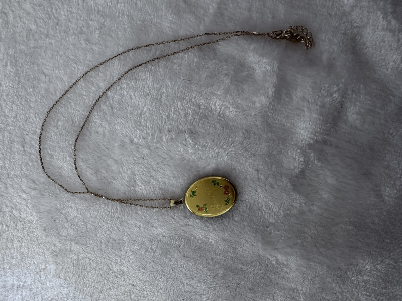 Recenzie Medalion oval cu poze in interior - Grandmas Garden - Argint 925 placat cu Aur Galben 18K - Ines Herta