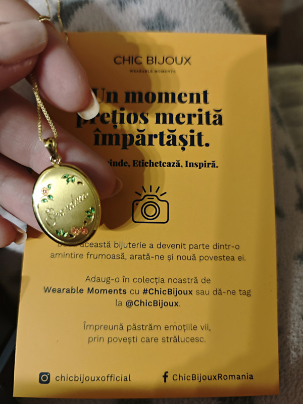 Recenzie Medalion oval cu poze in interior - Grandmas Garden - Argint 925 placat cu Aur Galben 18K - Andreea Voinea