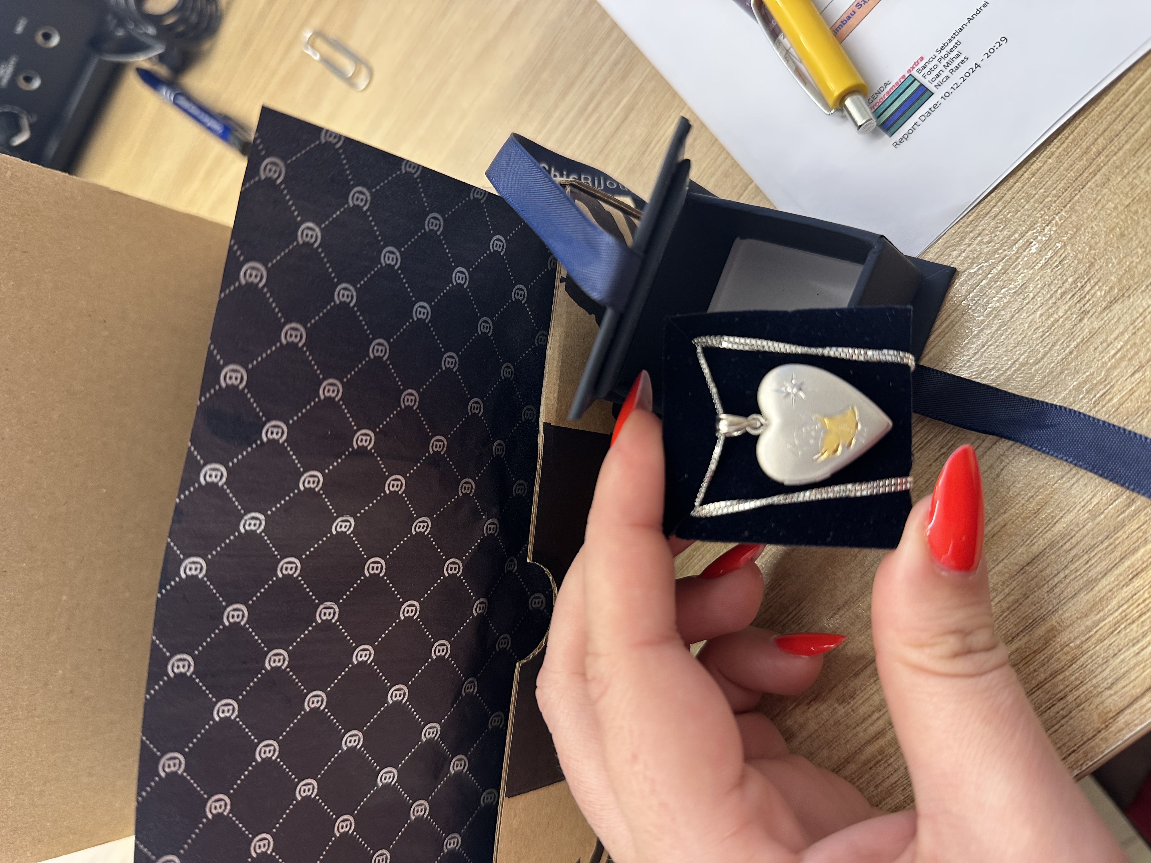 Recenzie Medalion inima cu poze in interior - Praying Angel - Argint 925 rodiat & haina placata cu Aur Galben 18K - Cristal White Zirconia - Adriana G.