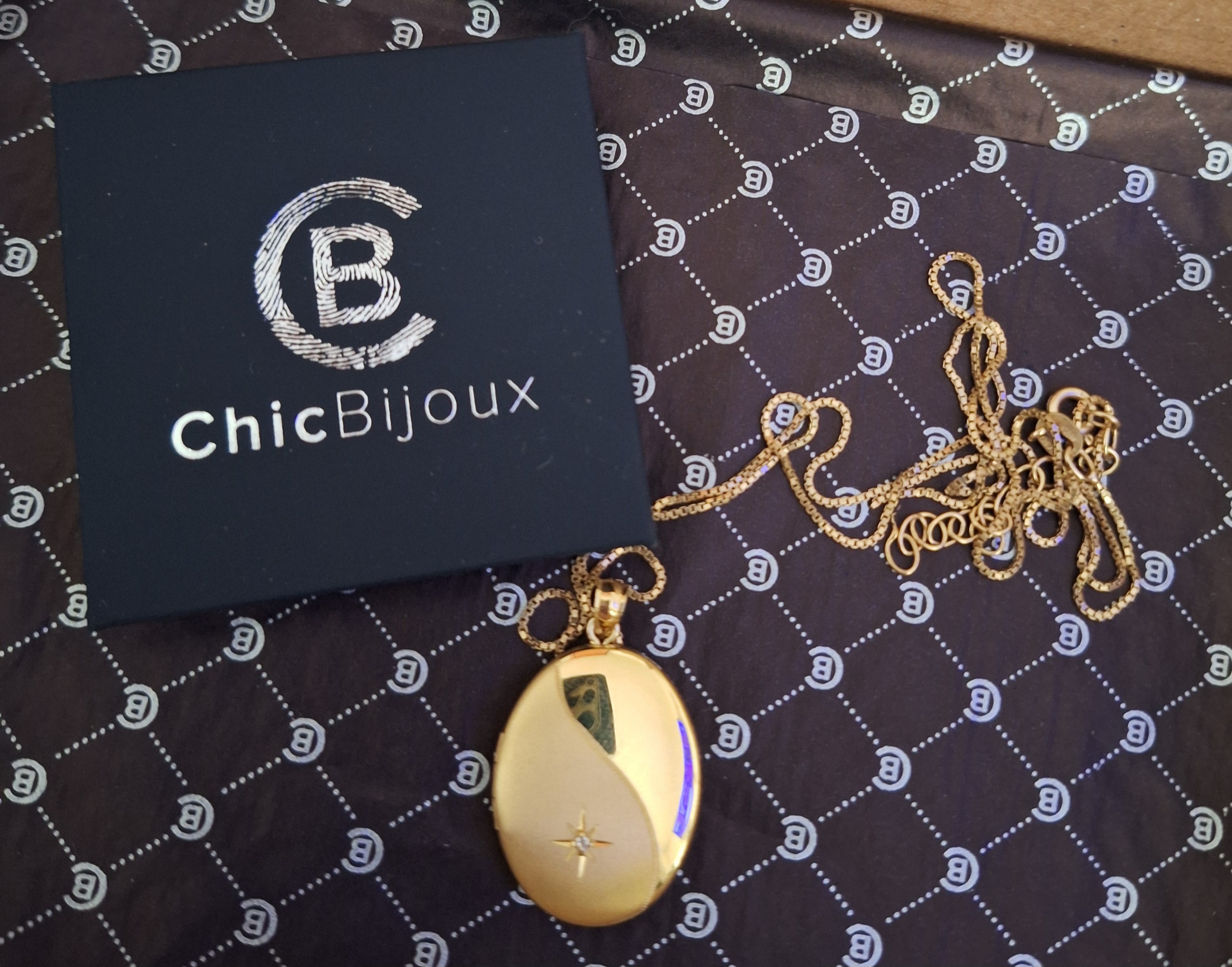 Recenzie Medalion oval cu poze in interior - Yin&Yang - Argint 925 placat cu Aur Galben 18K - Cristal White Zirconia - Elena M.