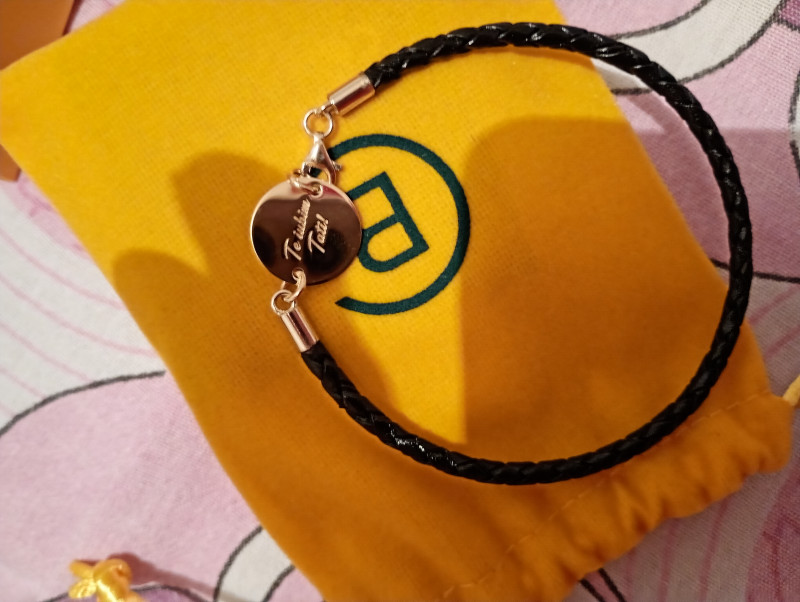 Recenzie Bratara banut cu mesaj - Te iubim tati - Argint 925 placat cu Aur Galben 18K, piele impletita - Florina Usurelu