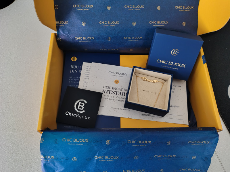 Recenzie Lantisor personalizat cu Nume si Luna decorata cu diamant natural - Argint 925 placat cu Aur Galben 18K - Vass Andrea