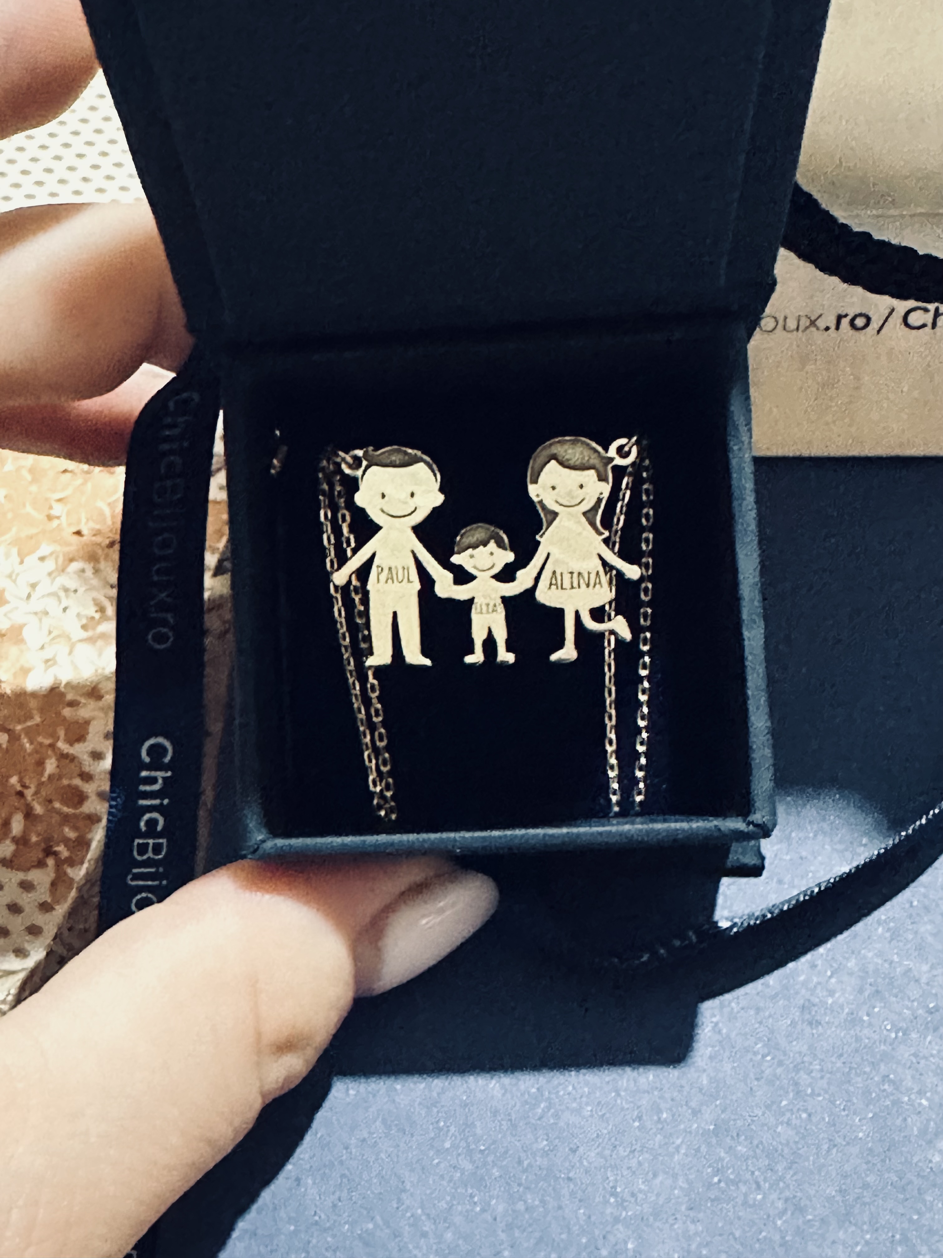 Recenzie Lantisor Familie - 3 Membri - Argint 925 placat cu Aur 18K - Alina M.