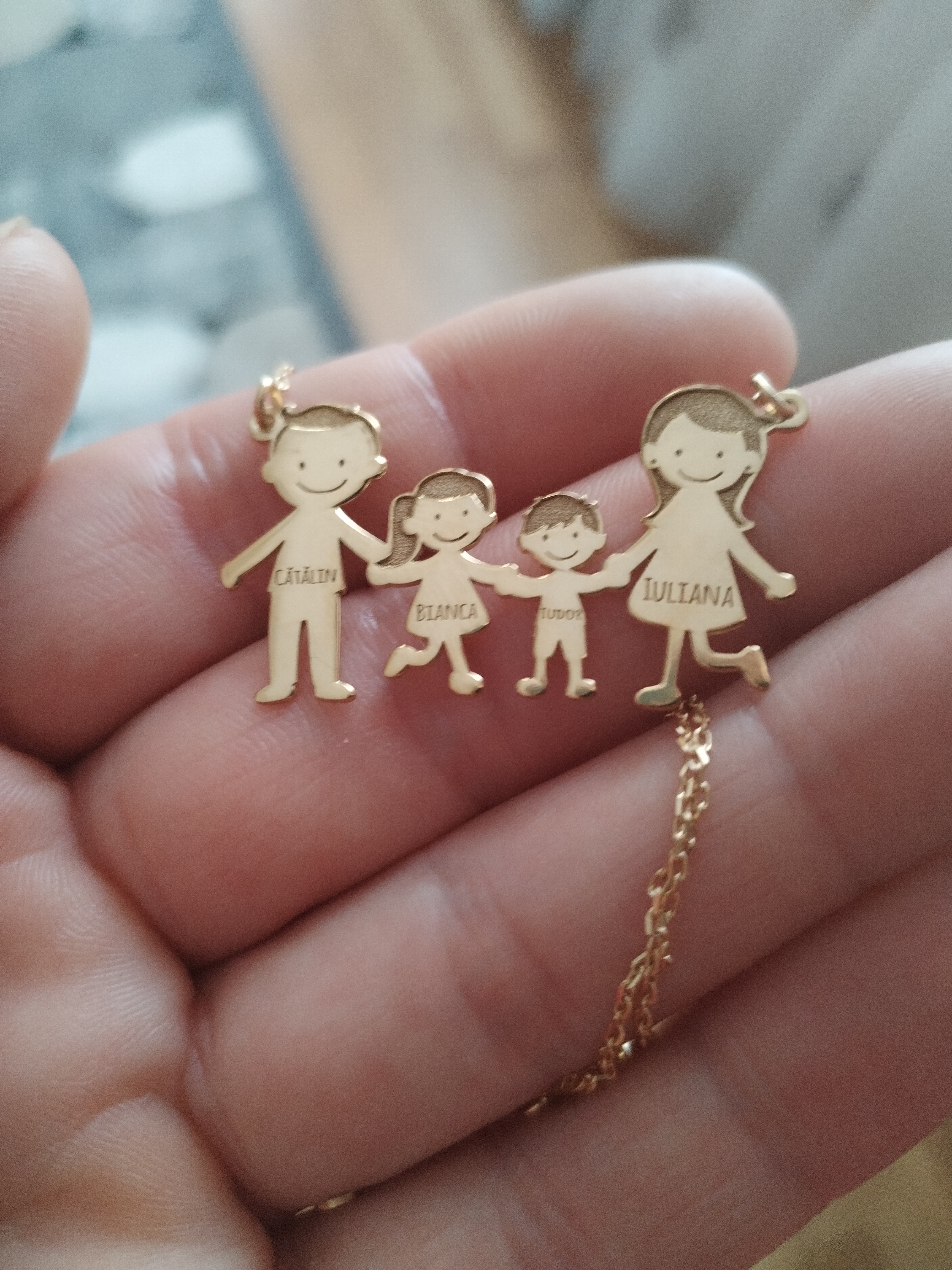 Recenzie Lantisor Familie - 4 Membri - Argint 925 placat cu Aur 18K -  I.