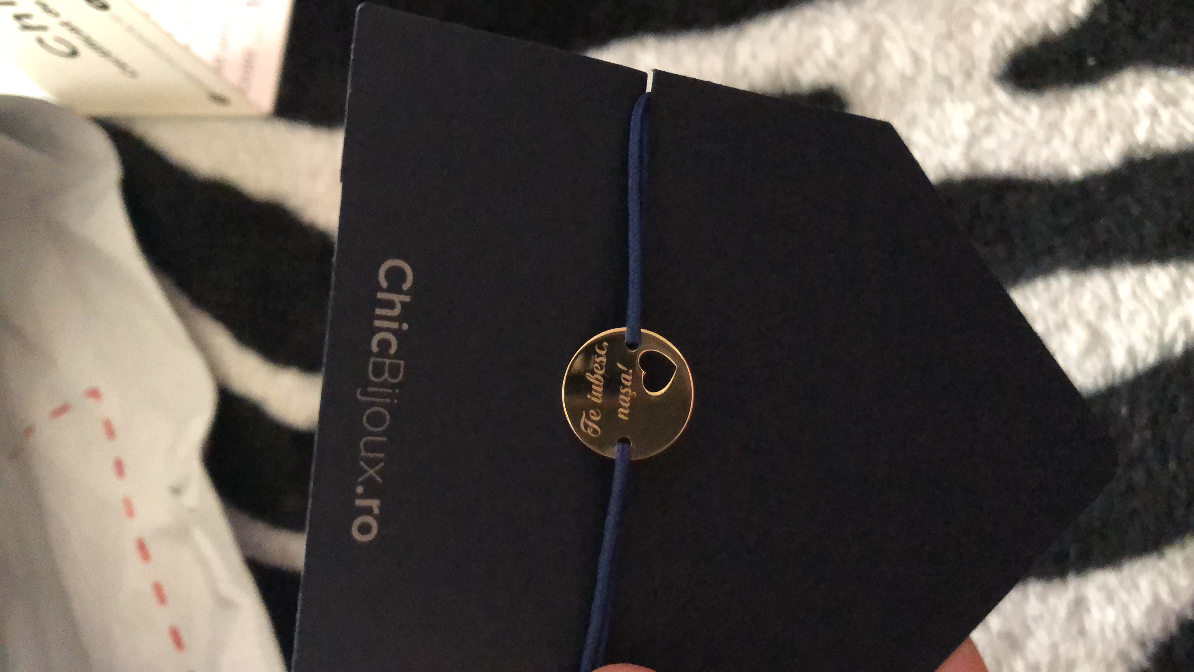 Recenzie Bratara personalizata - Te iubesc - banut cu inima decupata - Aur Galben 14K - 12 mm diametru - snur reglabil - Iolanda S.