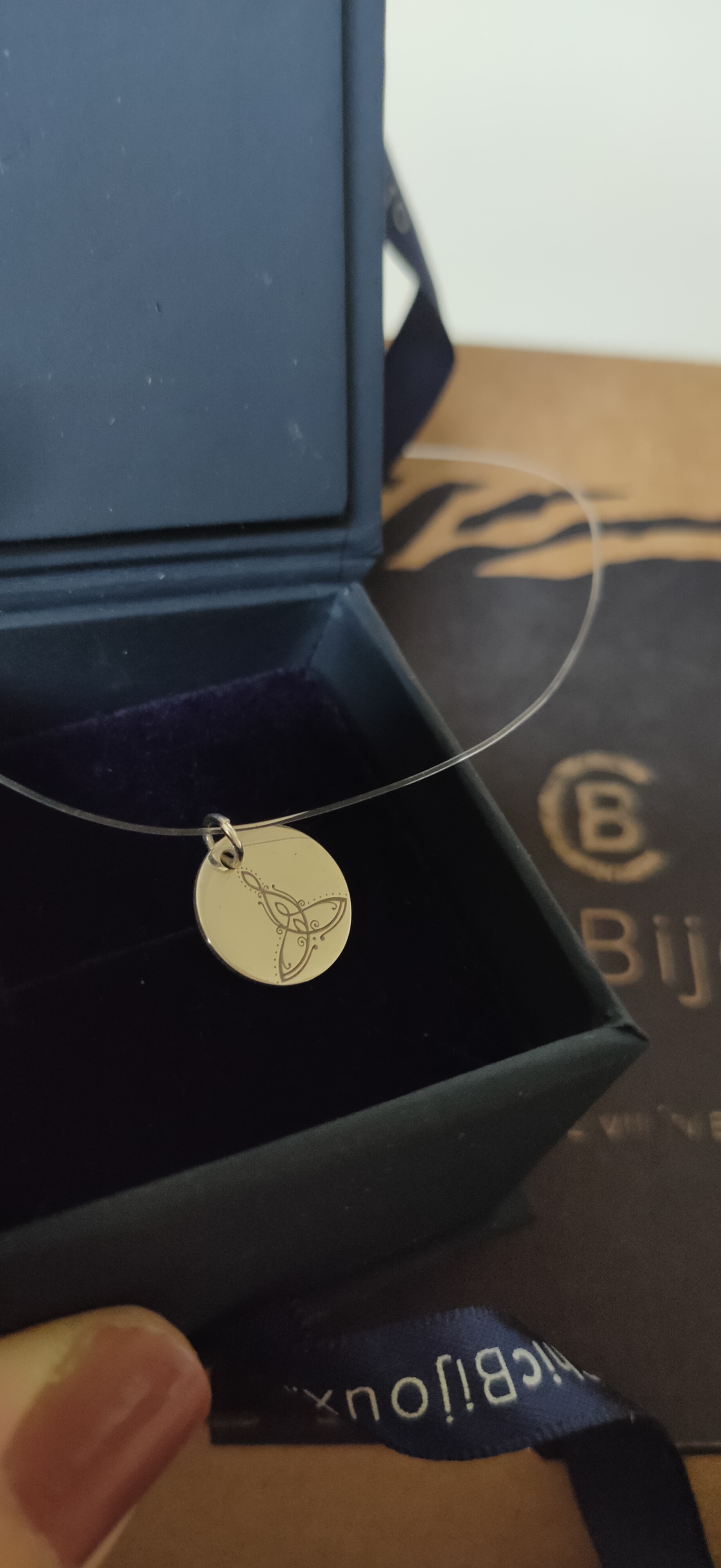 Recenzie Choker cu banut personalizat - Argint 925 - Lant silicon - Corina M.