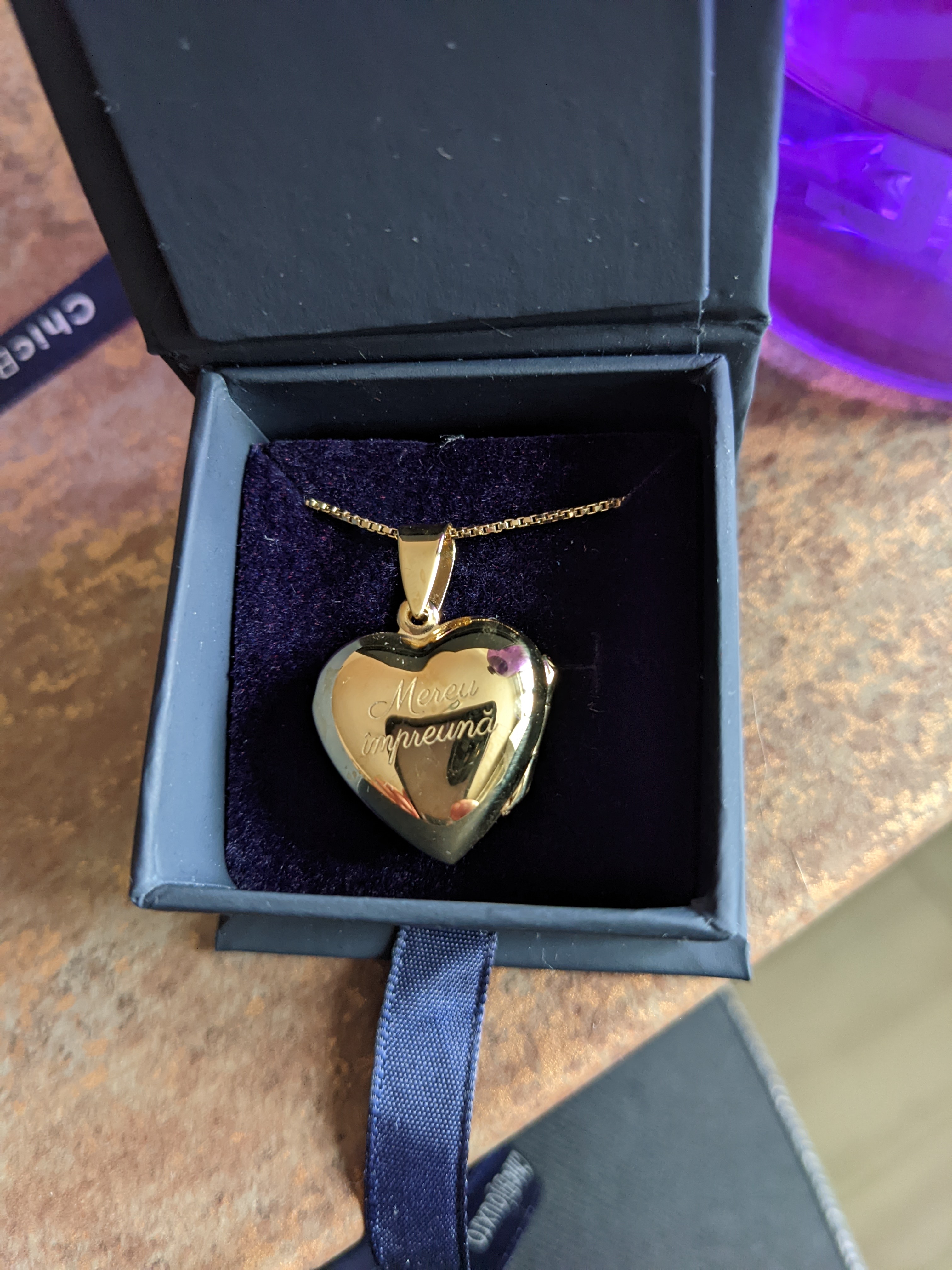 Recenzie Lantisor cu medalion inima 20 mm cu poza in interior - Gravura personalizata - Argint 925 placat cu Aur Galben 18K - Maria J.