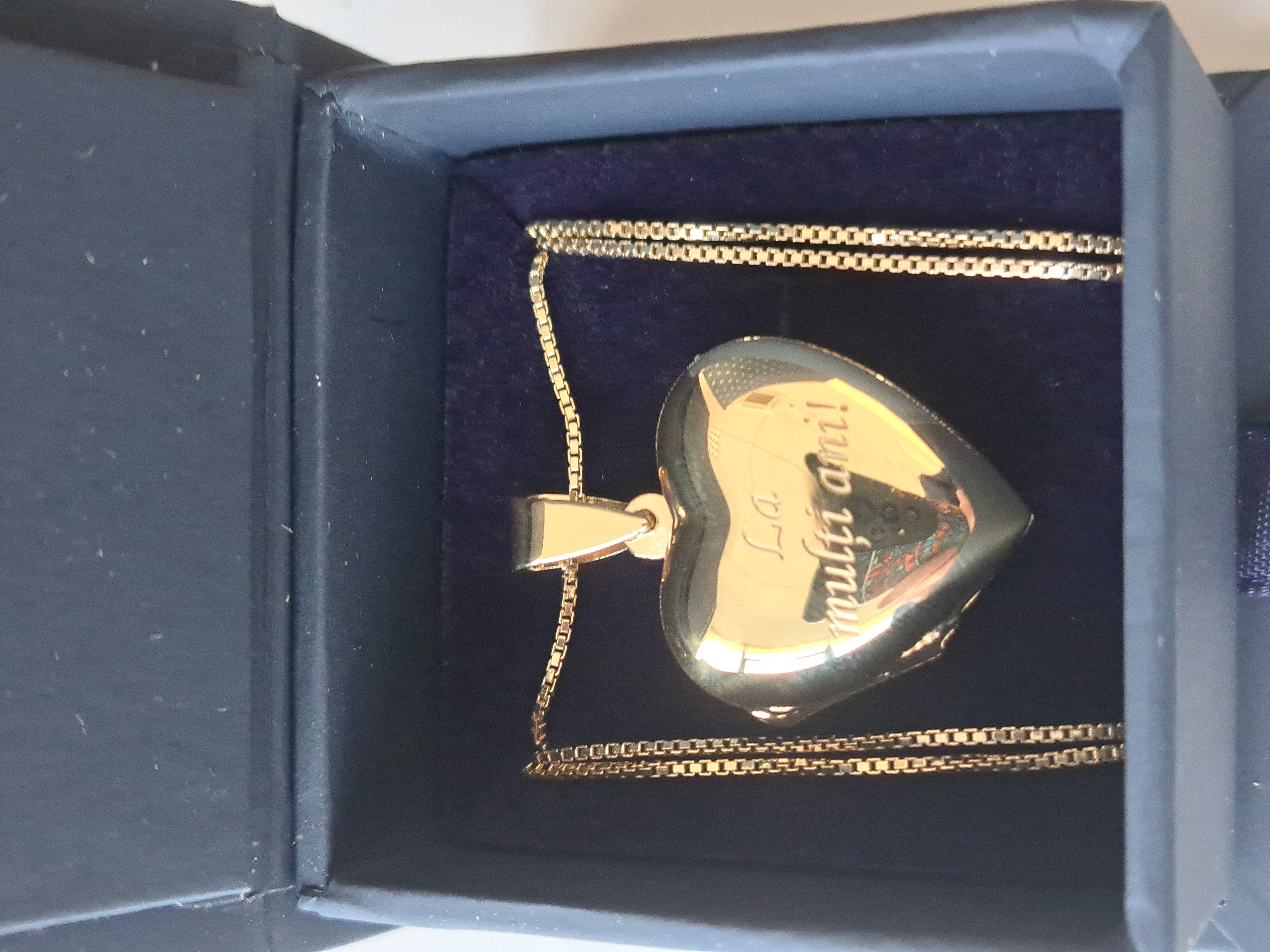 Recenzie Lantisor cu medalion inima 20 mm cu poza in interior - Gravura personalizata - Argint 925 placat cu Aur Galben 18K - Razvan G.