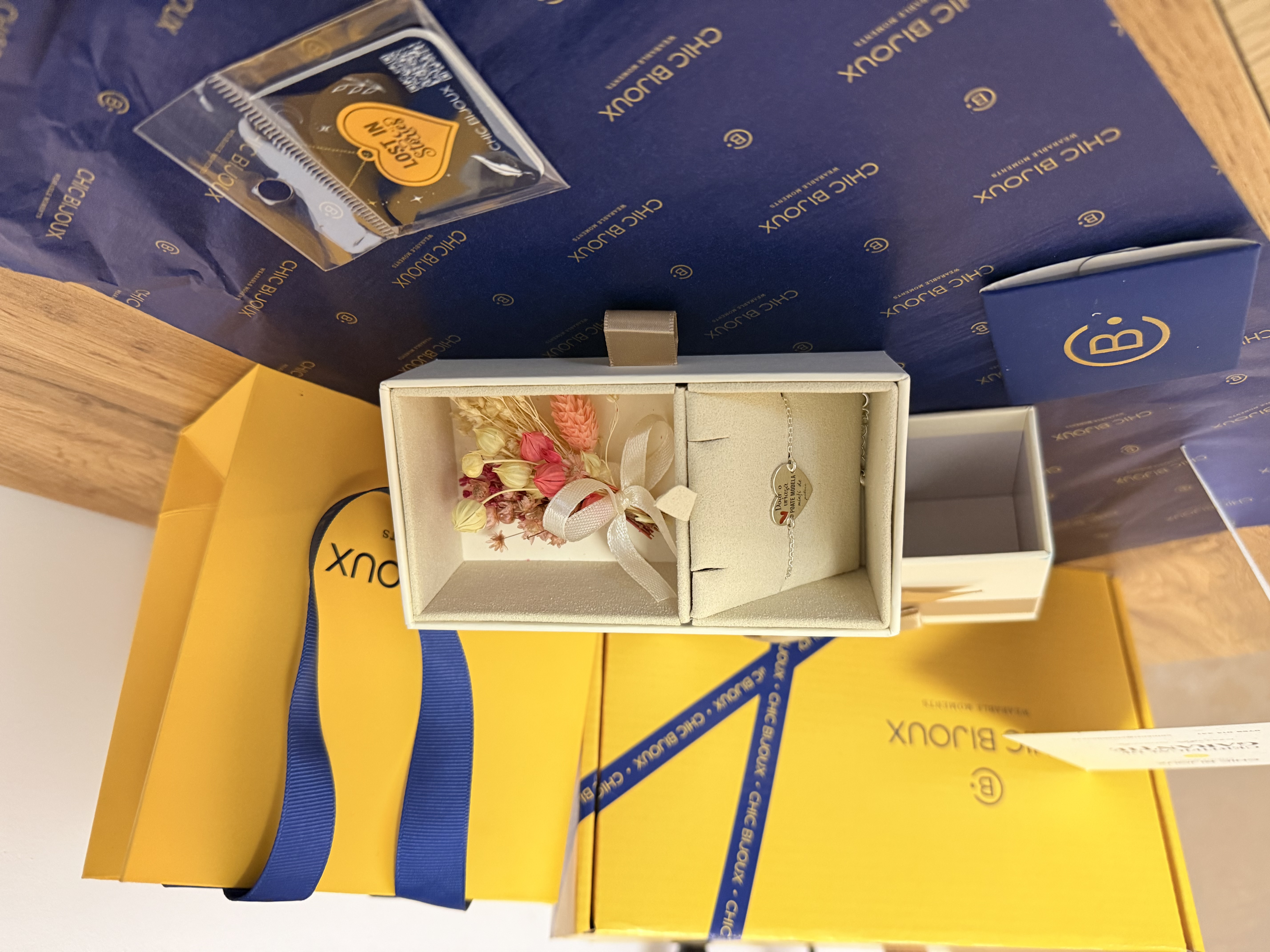 Recenzie Bratara personalizata - Educatoare/Invatatoare - Inima decorata cu email - Argint 925 - cu lantisor - Aniela
