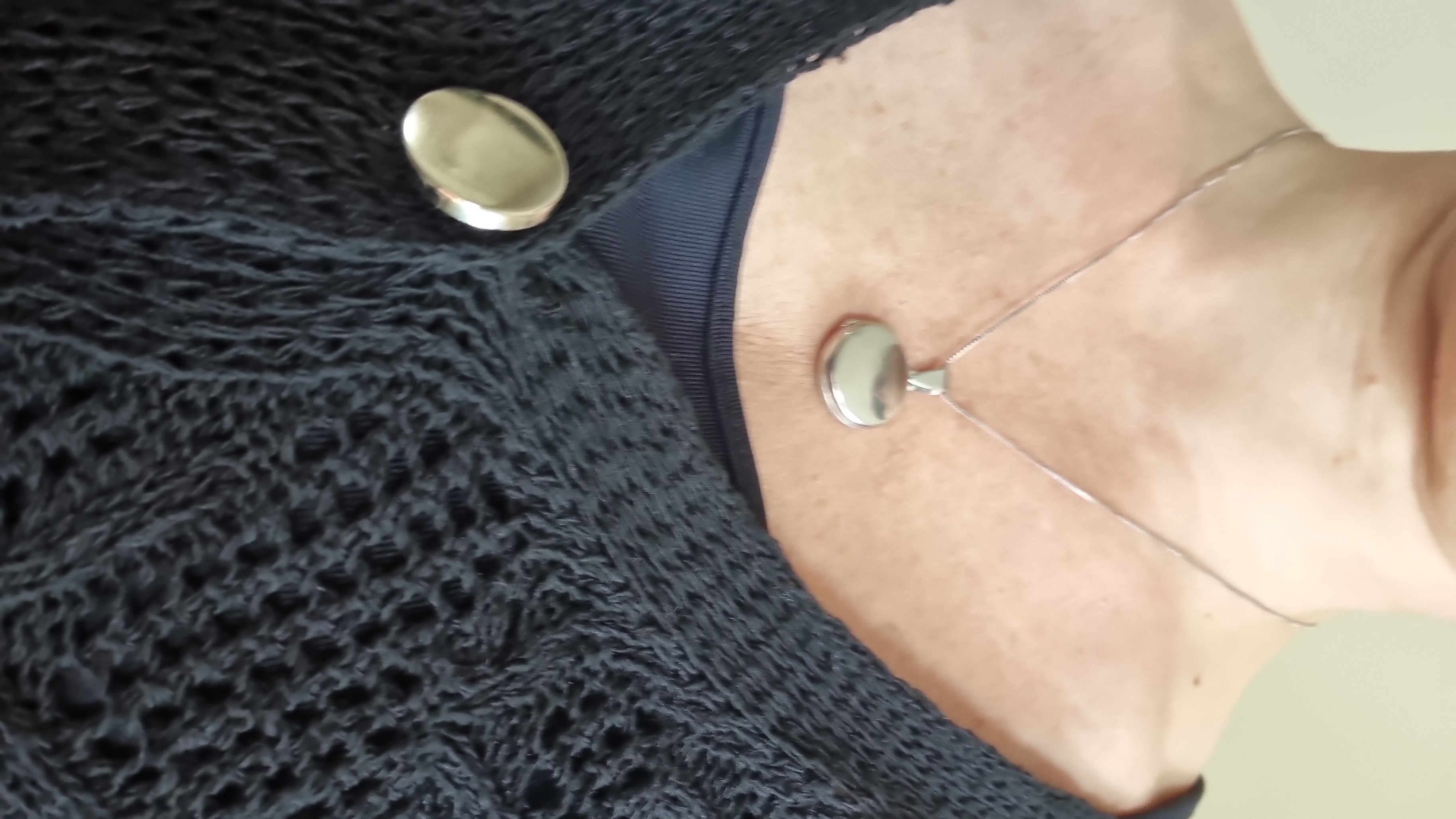 Recenzie Lantisor cu medalion rotund 18 mm cu poza in interior - Gravura personalizata - Argint 925 - Cristina R.