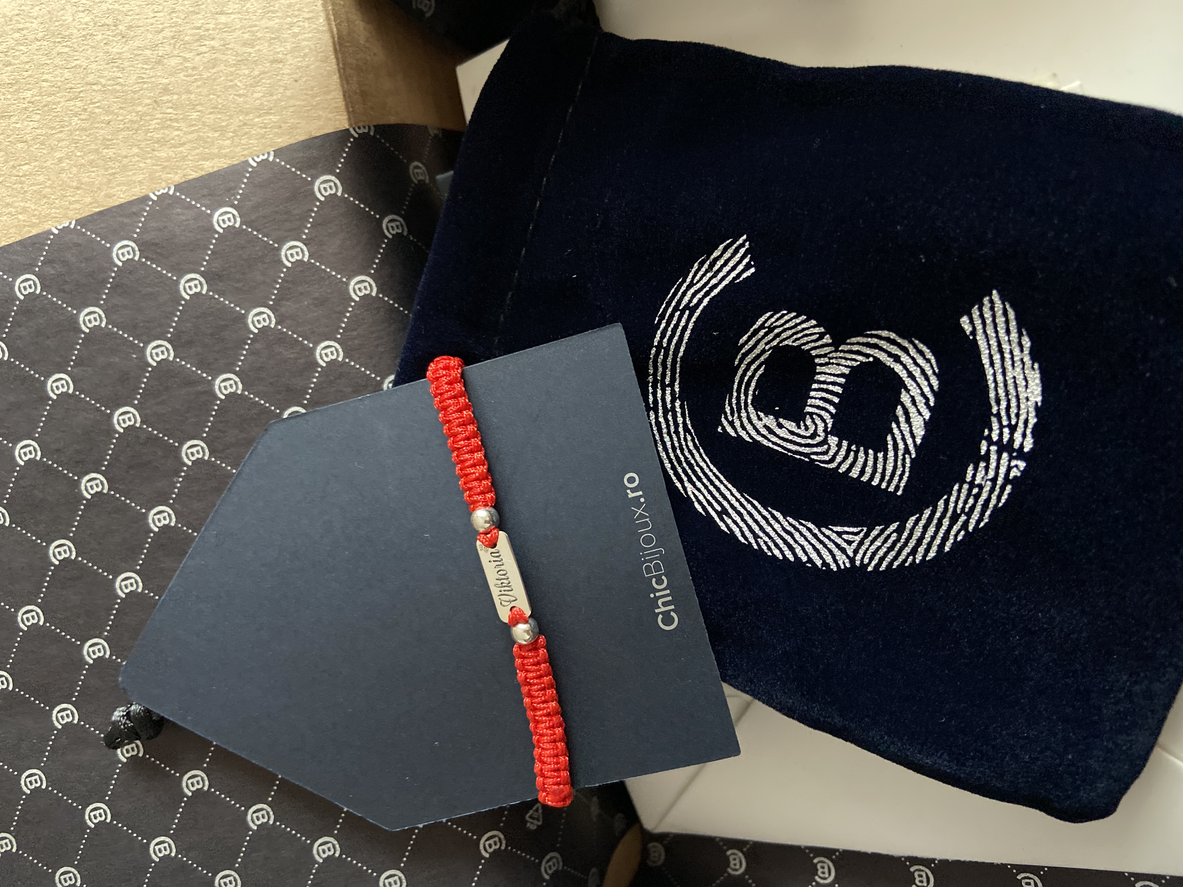 Recenzie Bratara personalizata - Placuta cu 2 bilute 3 mm - Argint 925 - Snur impletit reglabil - Julia Arabella A.