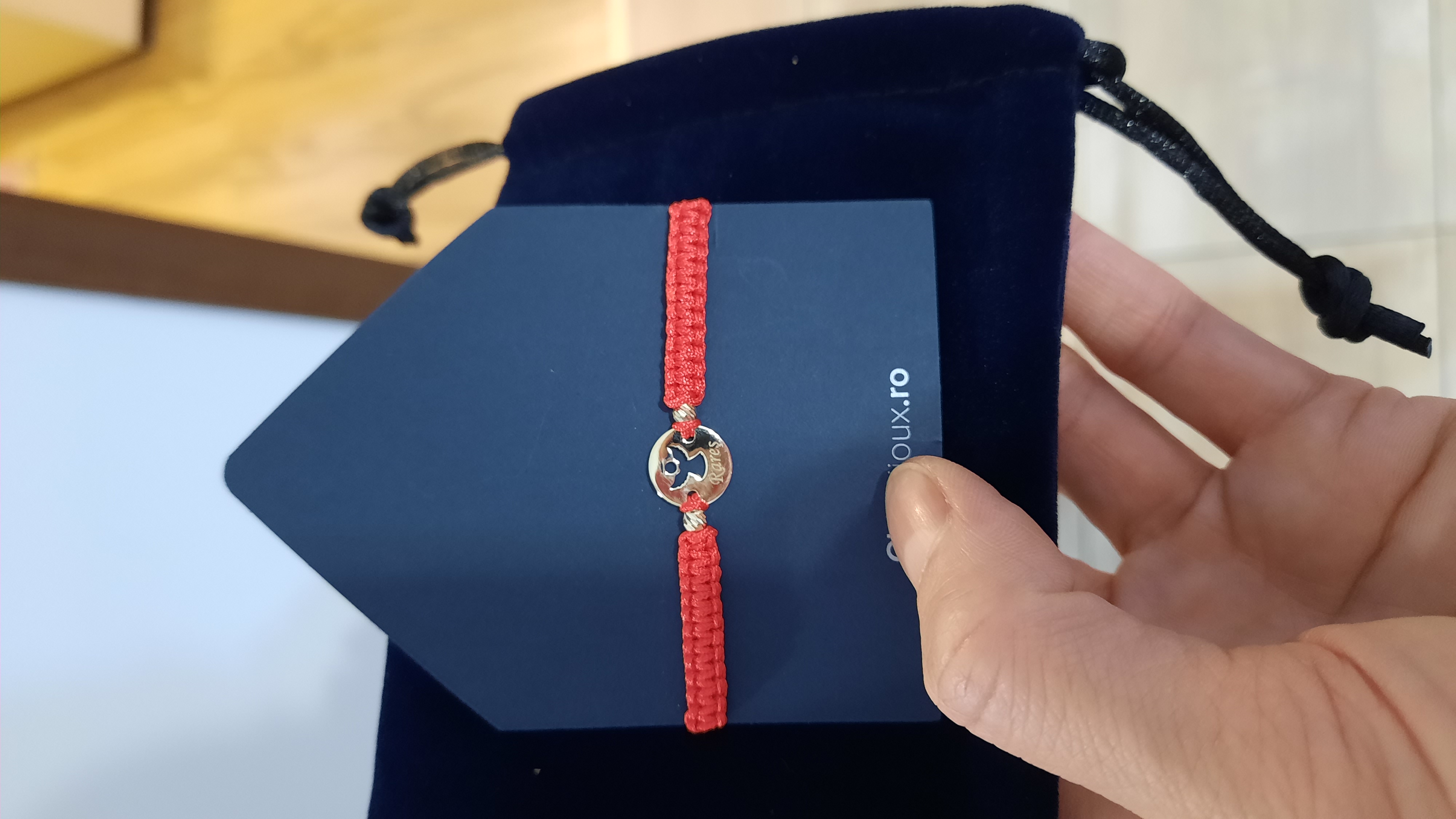 Recenzie Bratara personalizata - Banut 10 mm - Inger pazitor decupat cu aripi deschise - Aur Galben 14 K - Snur reglabil - Aura T.