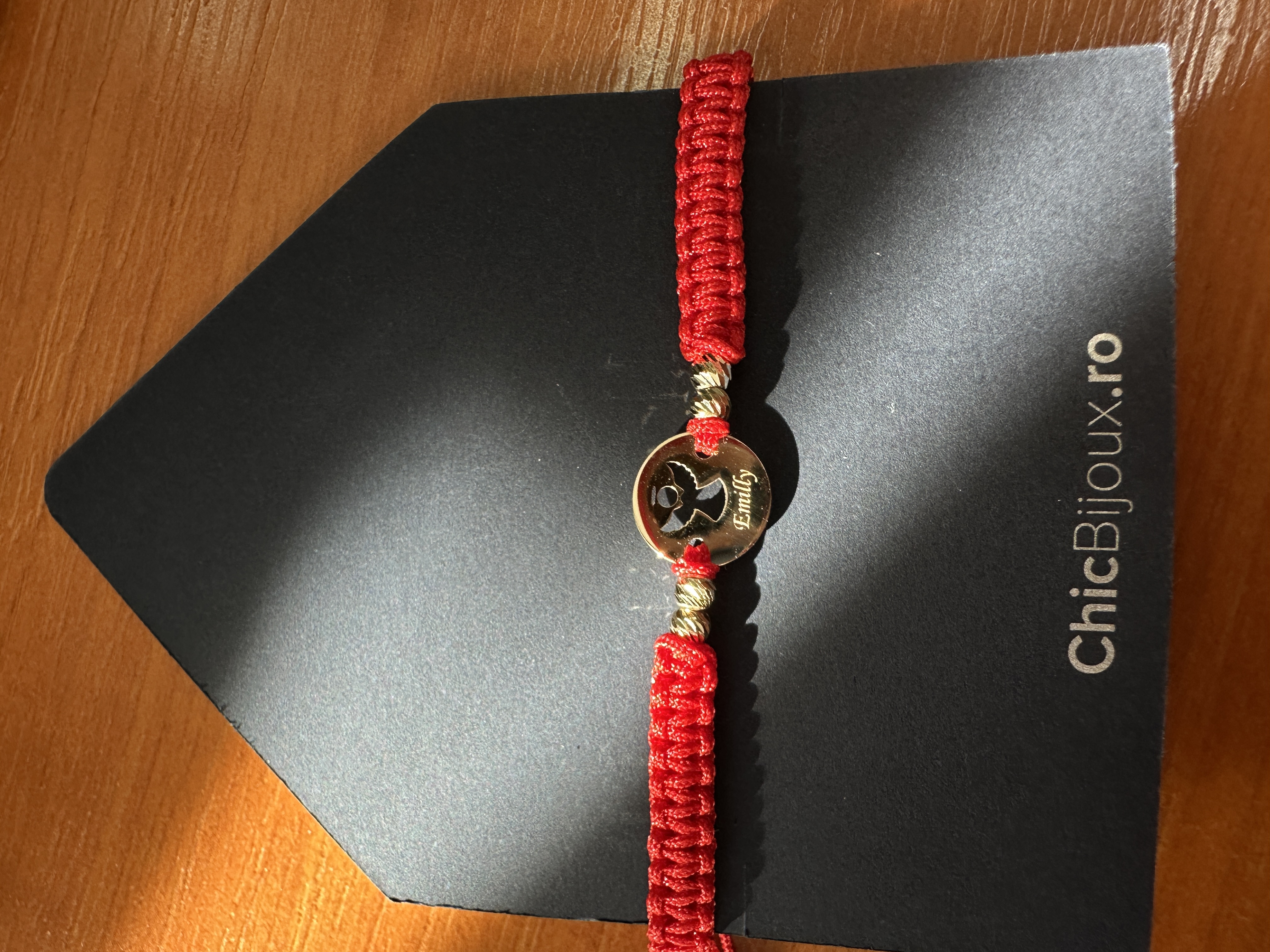 Recenzie Bratara personalizata - Banut 10 mm - Inger pazitor decupat cu aripi deschise - Aur Galben 14 K - Snur reglabil - Andrada
