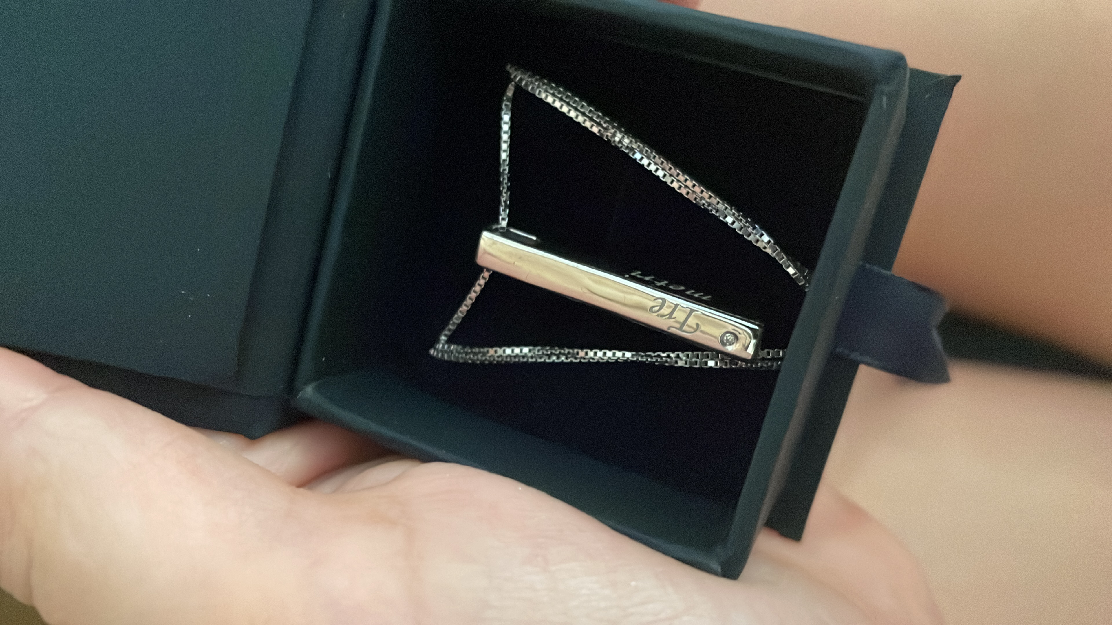 Recenzie Lantisor cu Diamant natural -  Pandantiv personalizat bara plina Argint masiv - Argint 925 Rodiat - Mirela P.