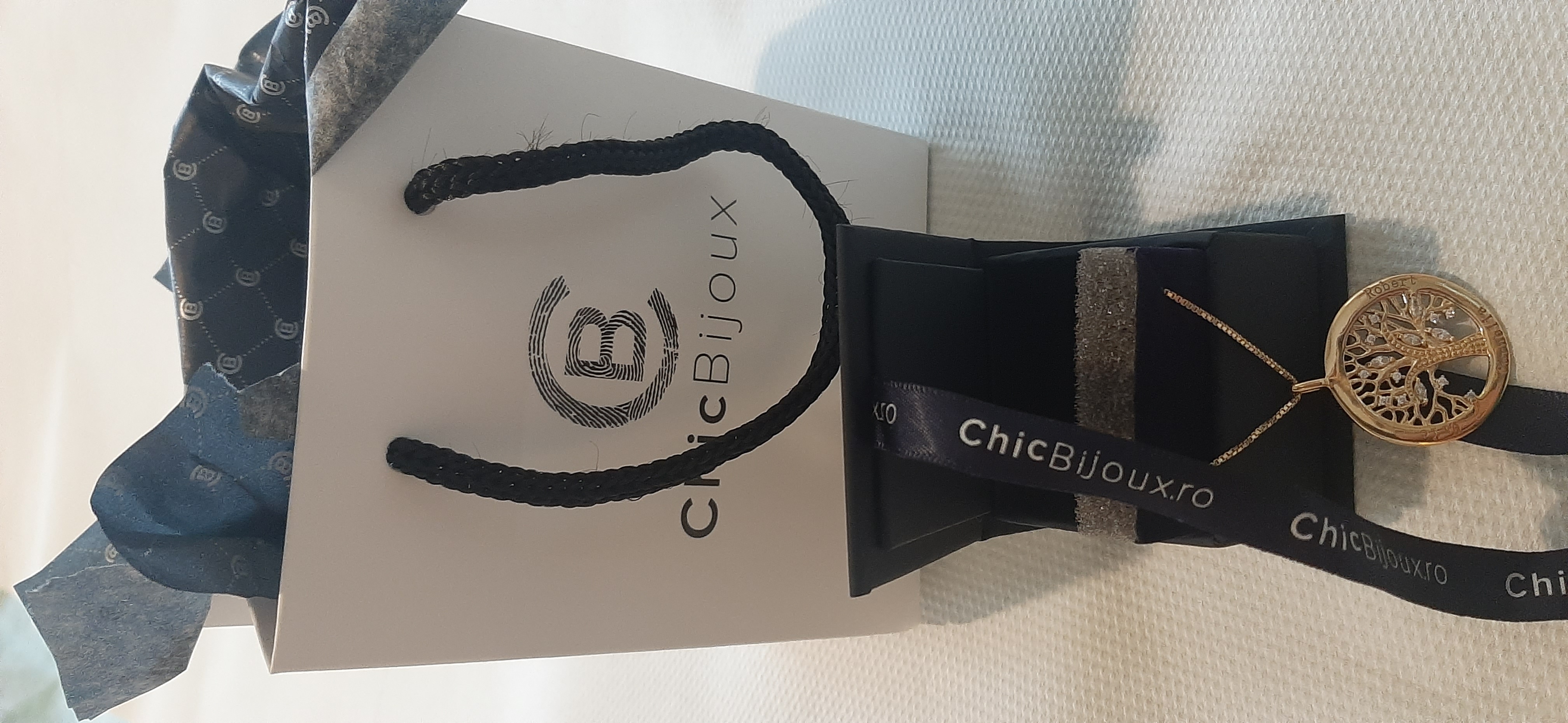 Recenzie Lantisor personalizat cu nume - Copacul Vietii decorat cu Zirconii albe - Argint 925 placat cu Aur Galben 18K - Cornelia E.