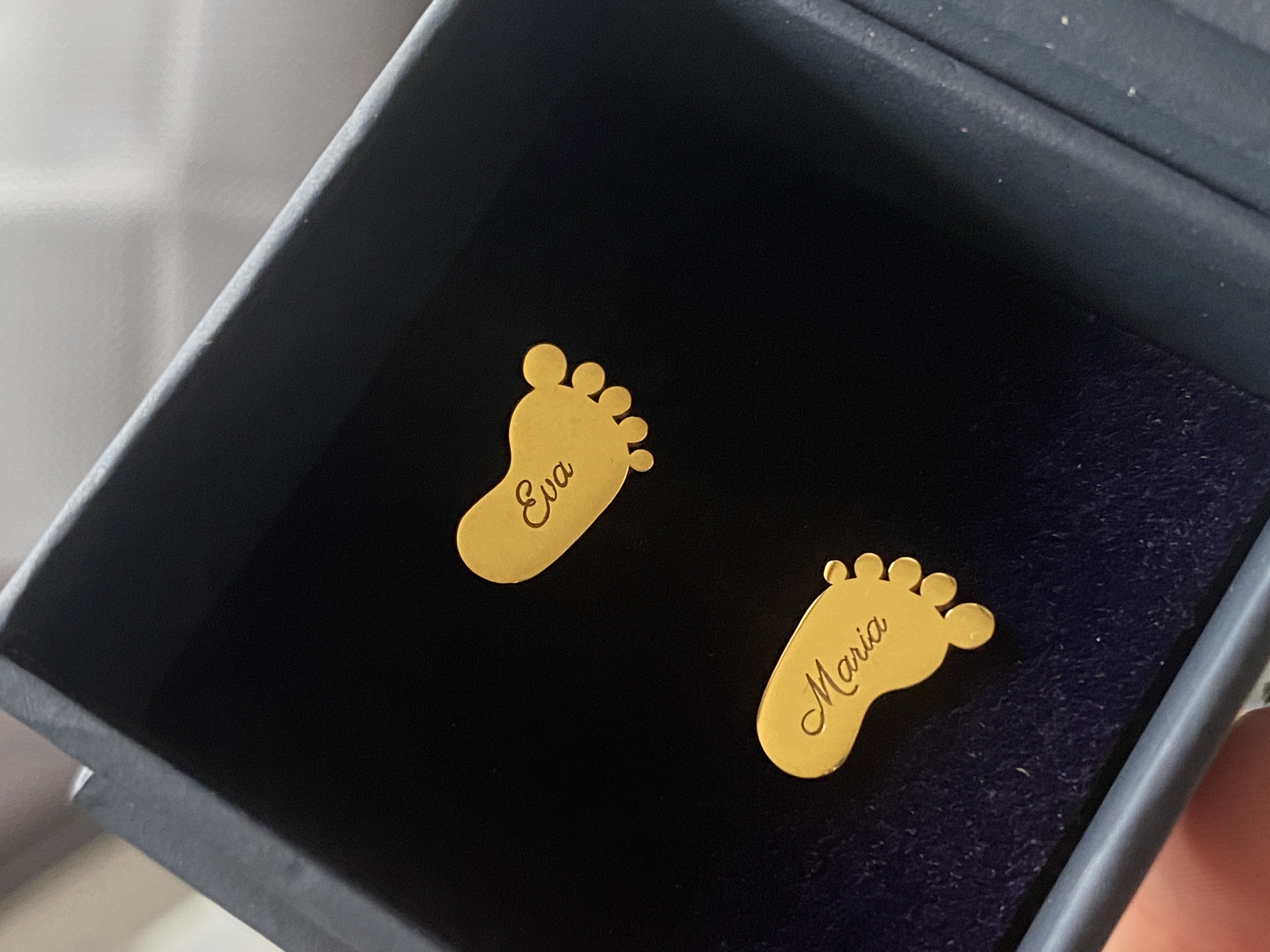 Recenzie Cercei personalizati - Talpi bebe - Argint 925 placat cu Aur Galben 18K  - Inchidere surub - Andreea S.
