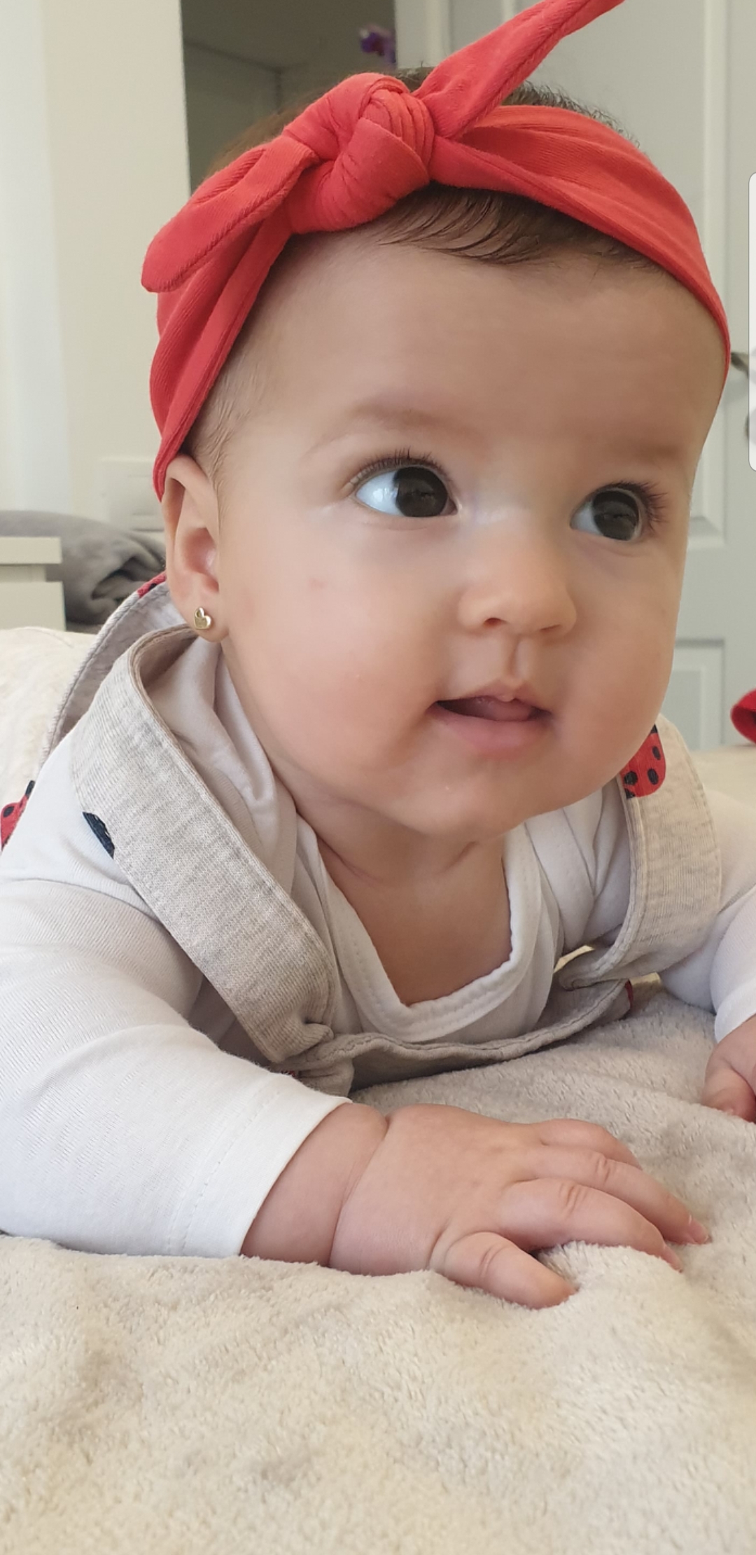 Recenzie Cercei bebe/fetite cu Diamant naturat galben - Model inima - Aur Galben 14K - Inchizatoare sigura si confortabila cu filet - Nicoleta B.