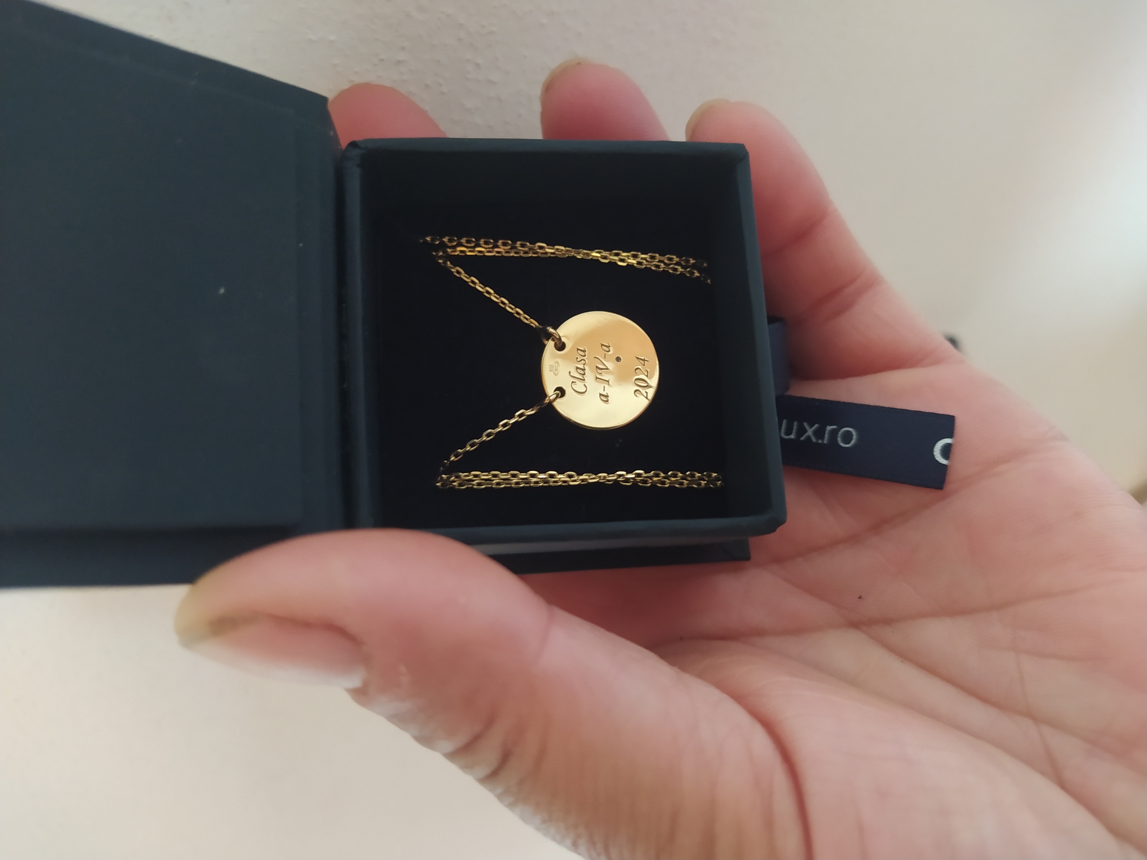 Recenzie Lantisor personalizat cu Diamant natural - Pandantiv banut 15 mm - Educatoare/Invatatoare - Argint 925 placat cu Aur Galben 18K - Maricica B.