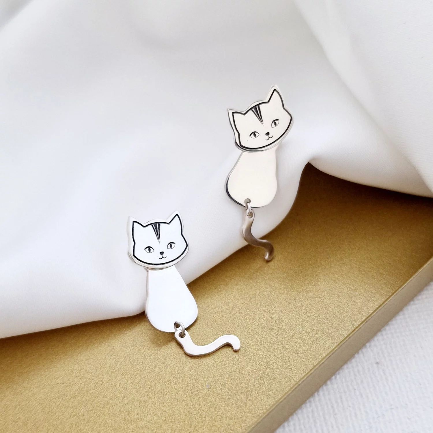 Cercei pisica Hang in there Kitten cu codita lunga - Argint 925