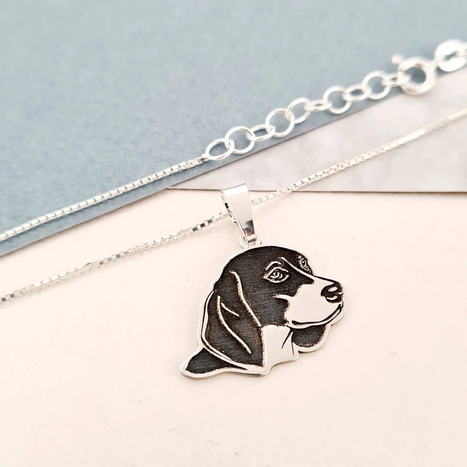 Lantisor cu pandantiv Beagle - Argint 925