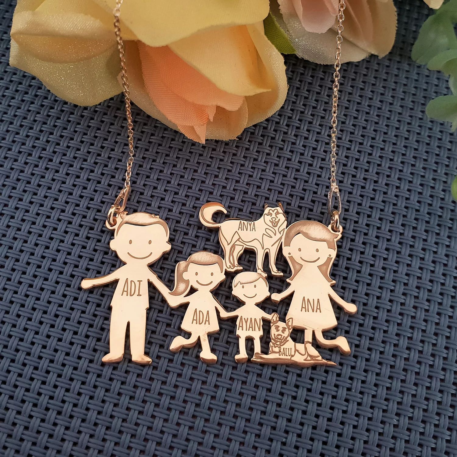 Lantisor Familie - 6 Membri cu 2 Husky - Argint 925 placat cu Aur 18K
