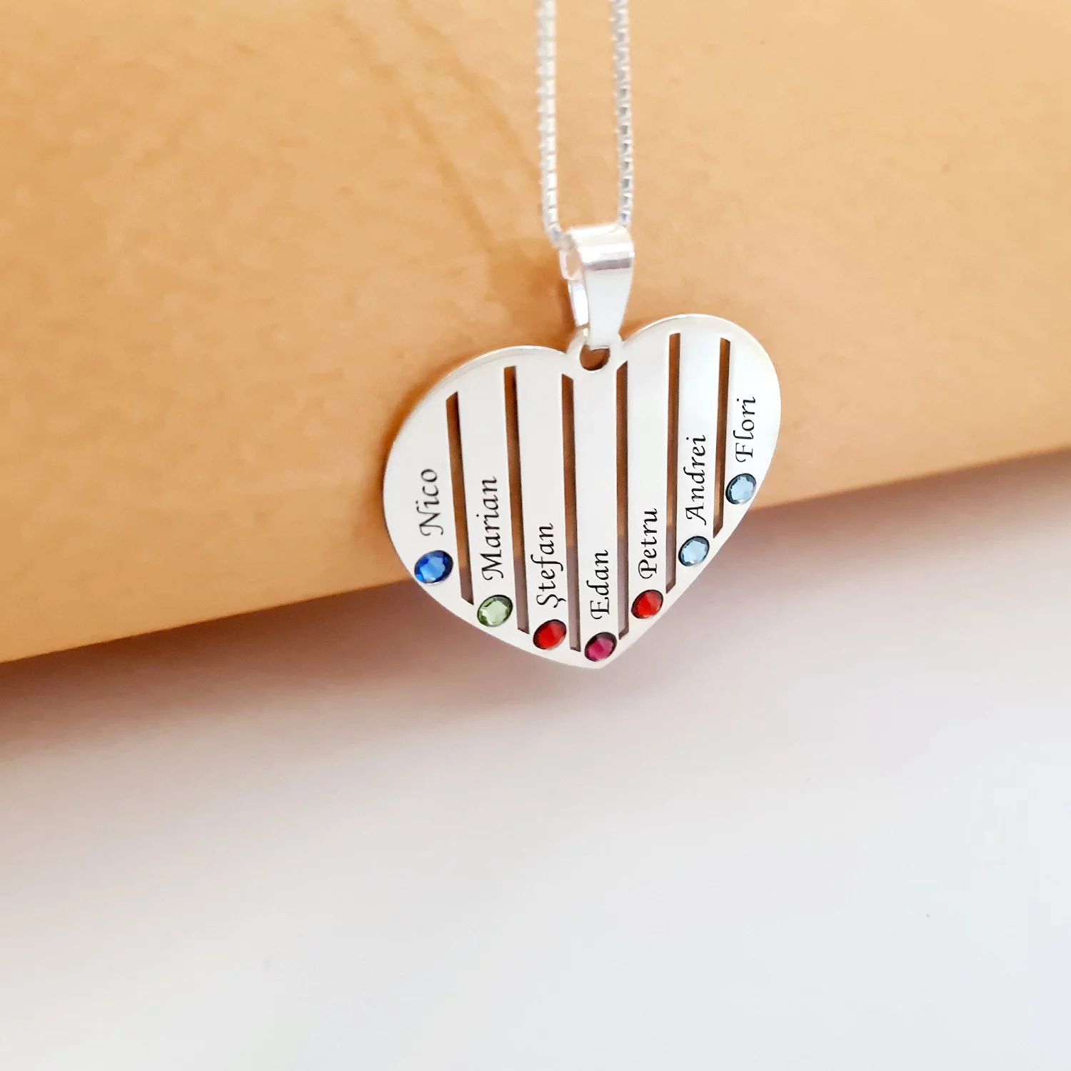 Lantisor Inima familiei - 7 nume si cristale Swarovski - Argint 925