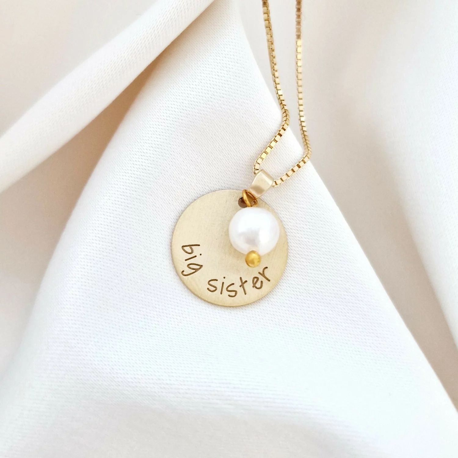 Lantisor My Sister – Argint 925 placat cu Aur Galben 18K si charm picatura de Perla